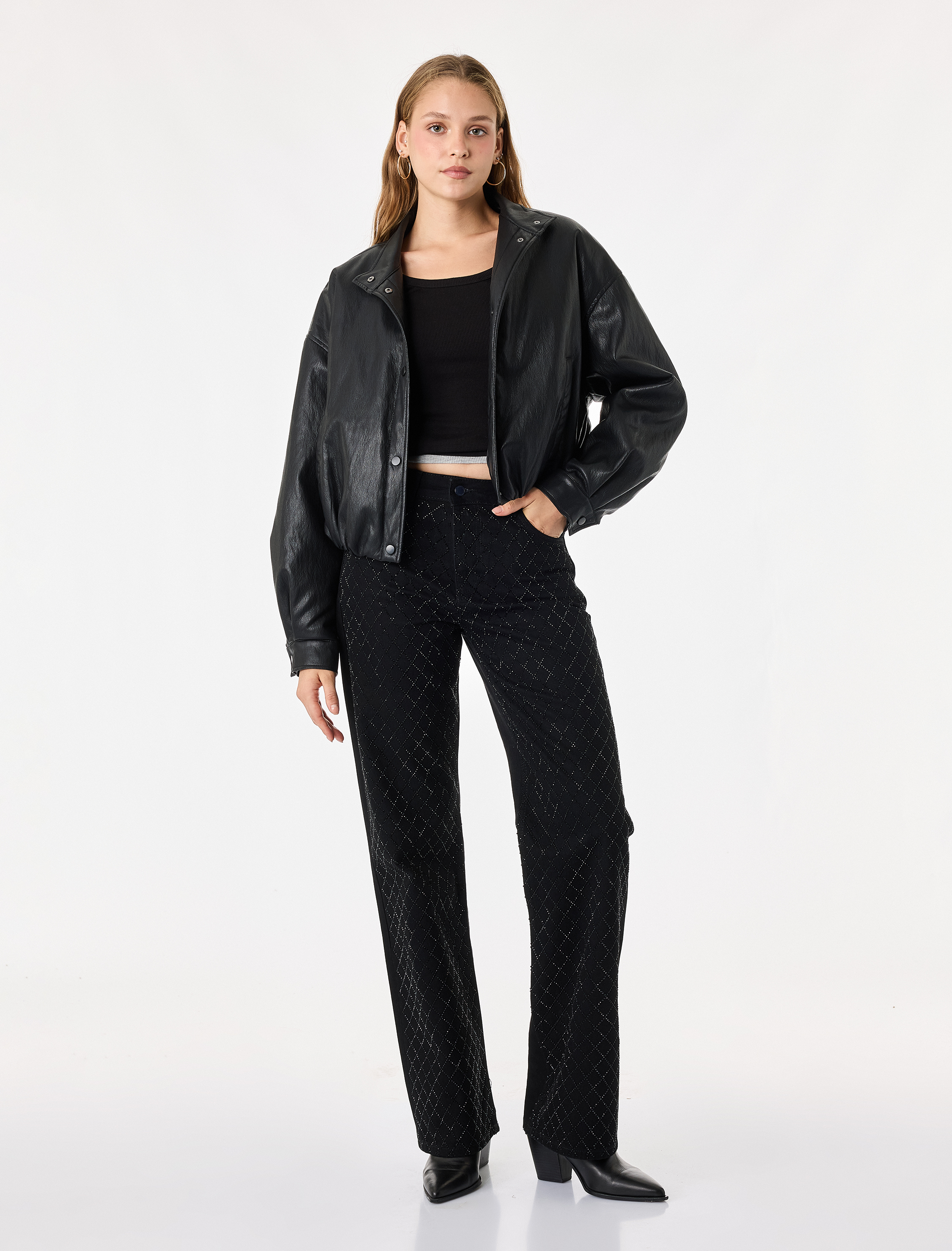   Taş Detaylı Cepli Normal Bel Pamuklu Düz Paça Denim Pantolon - Straight Fit Jean