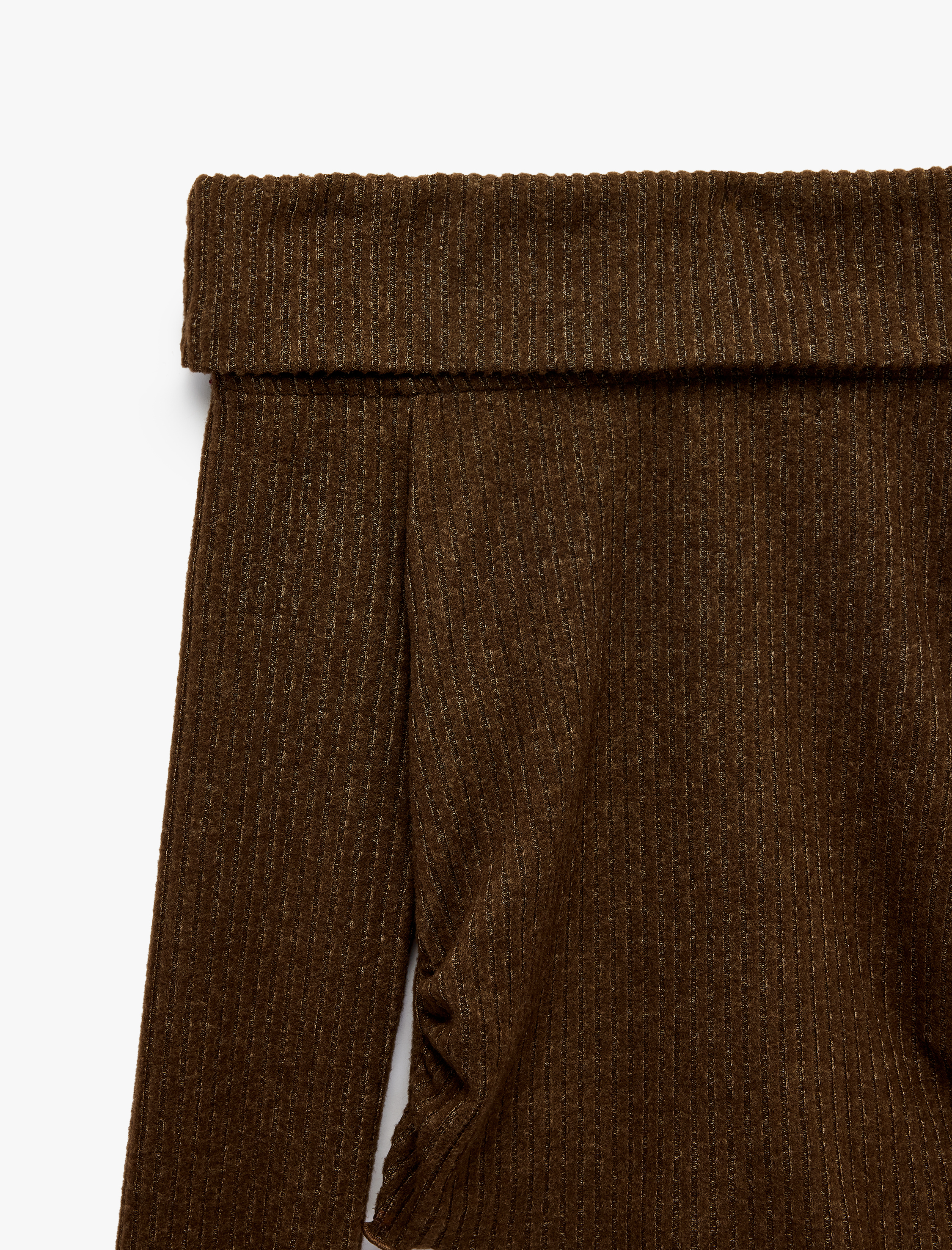   Büzgü Detaylı Slim Fit Kaşkorse Omzu Açık Uzun Kollu Tişört