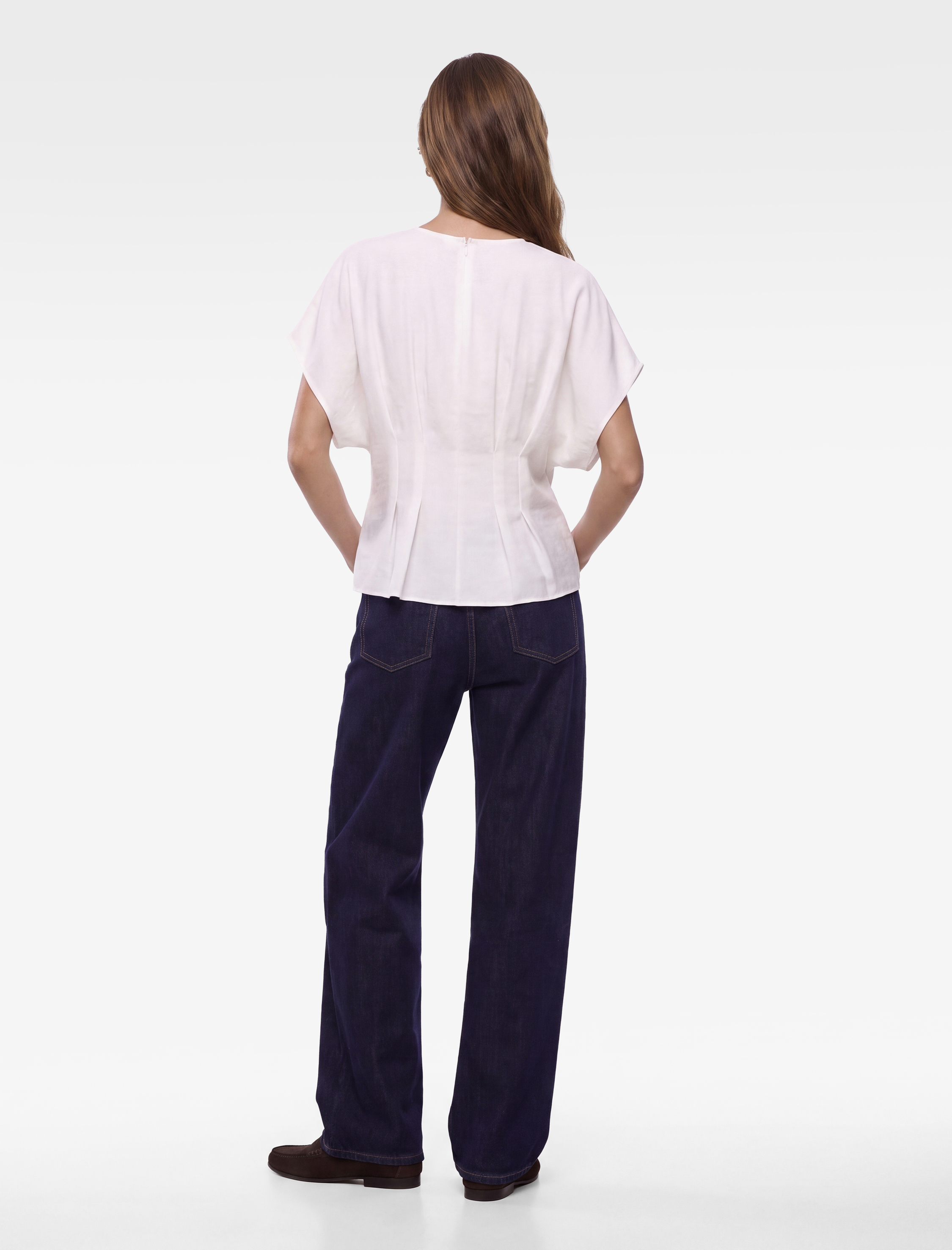 Koton Viskon Modal Kumaş Pileli Slim Fit Bel Vurgulu Bisiklet Yaka Kısa Kollu Bluz görsel 4