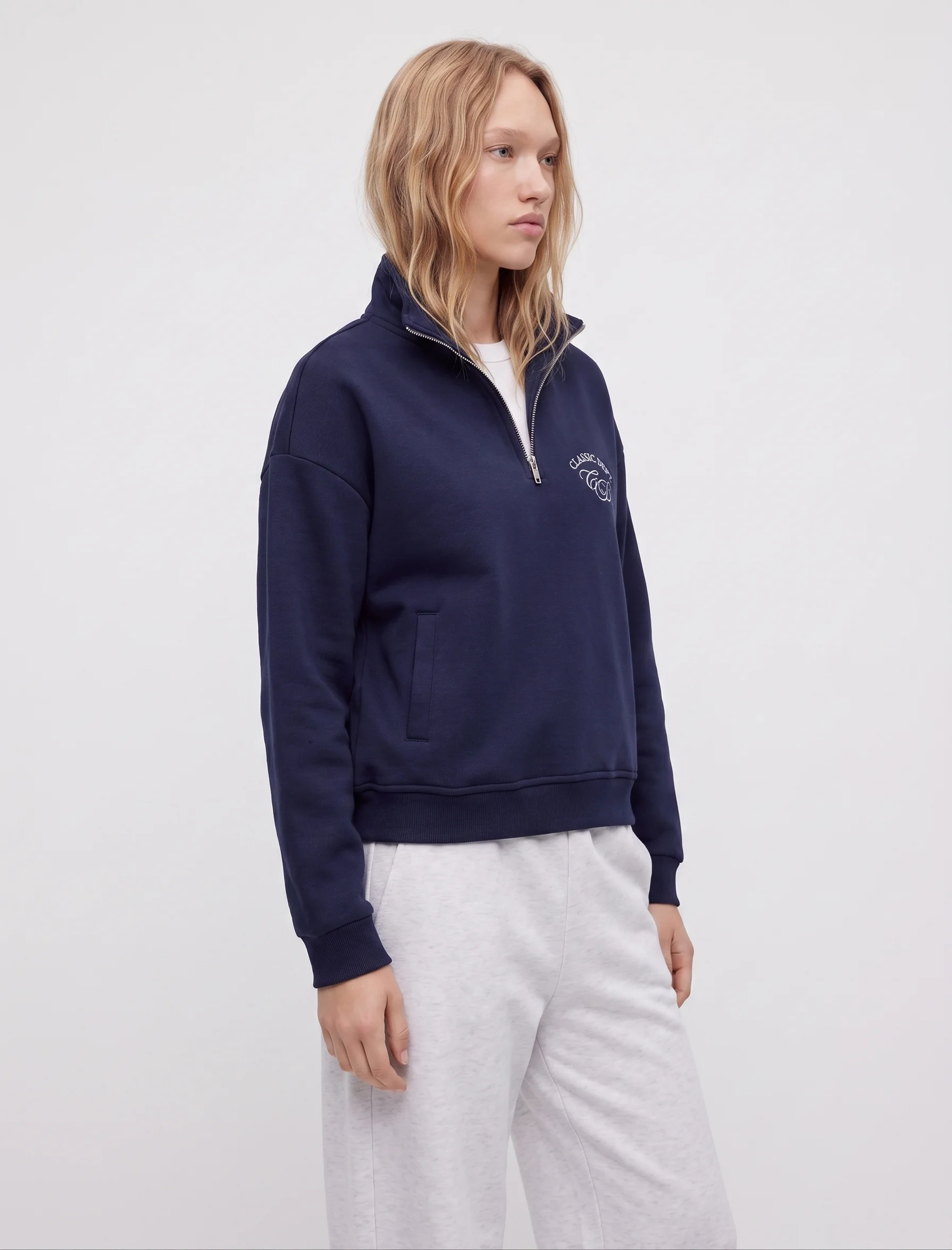 Koton Şardonlu Rahat Kalıp Cep Detaylı Arkası Baskılı Yarım Fermuarlı Sweatshirt görsel 2