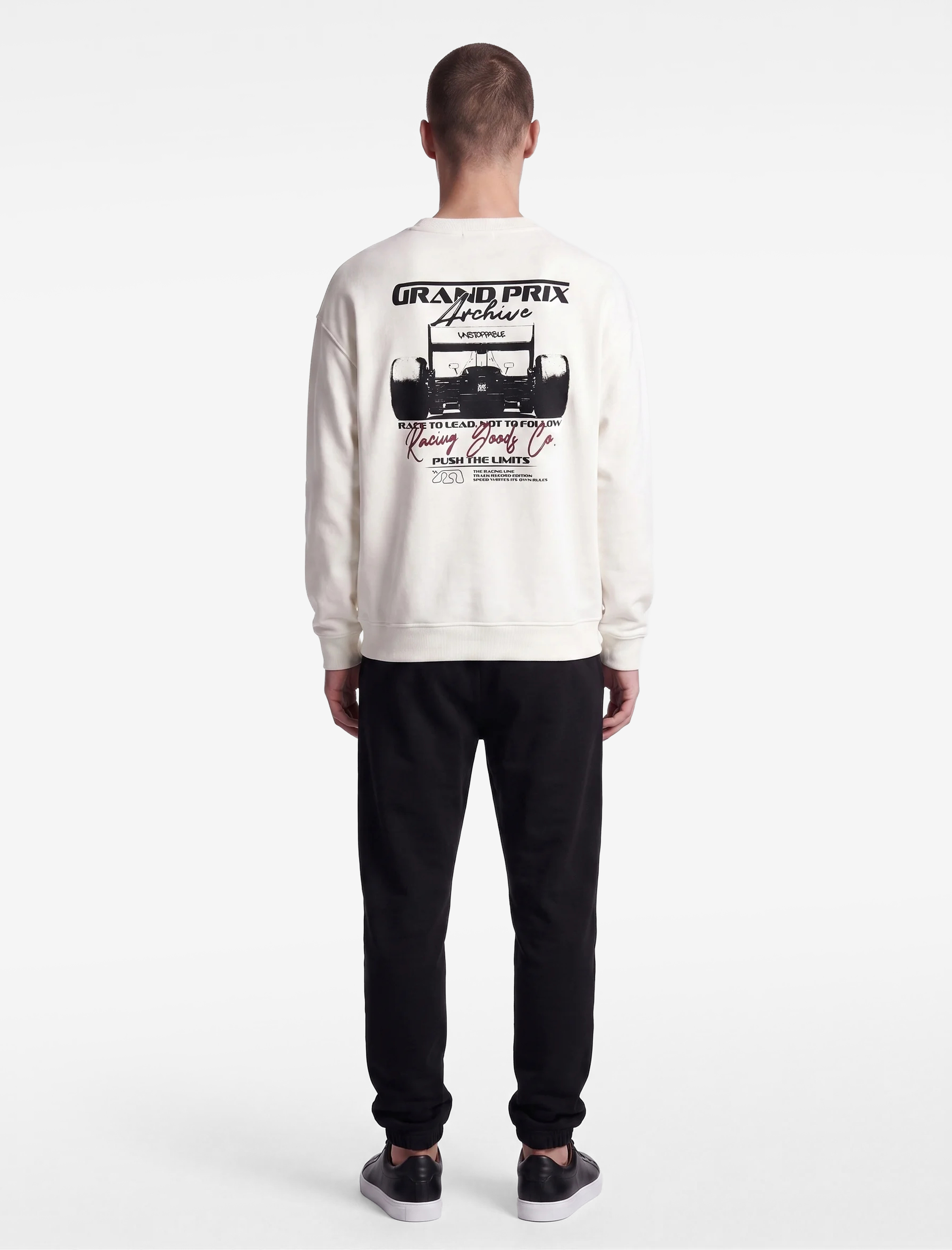 Koton Rahat Kalıp Üç İplik Şardonlu Pamuklu Bisiklet Yaka Arkası Baskılı Sweatshirt görsel 3