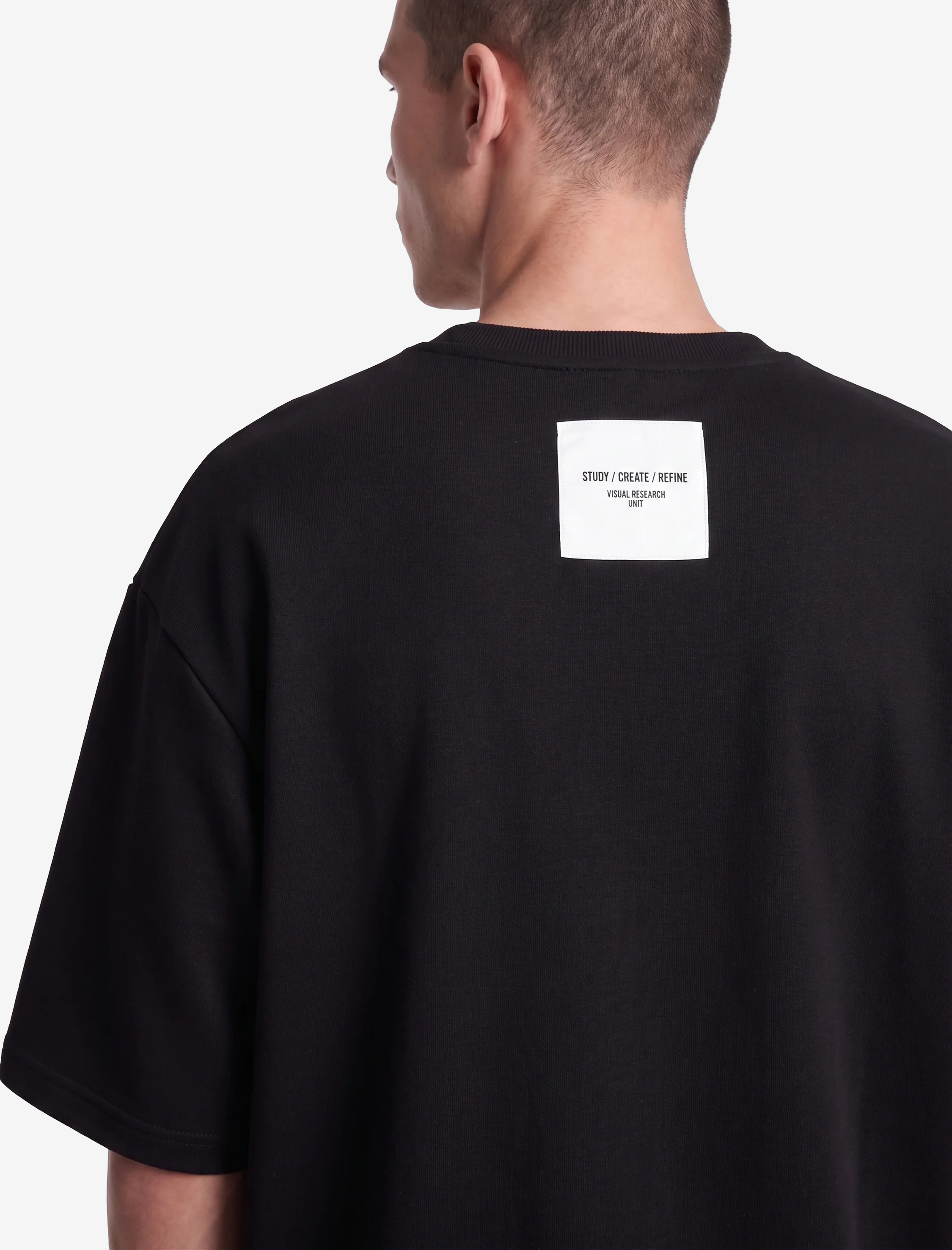   Etiket Detaylı Üç İplik Rahat Kalıp Bisiklet Yaka Kısa Kollu Sweatshirt