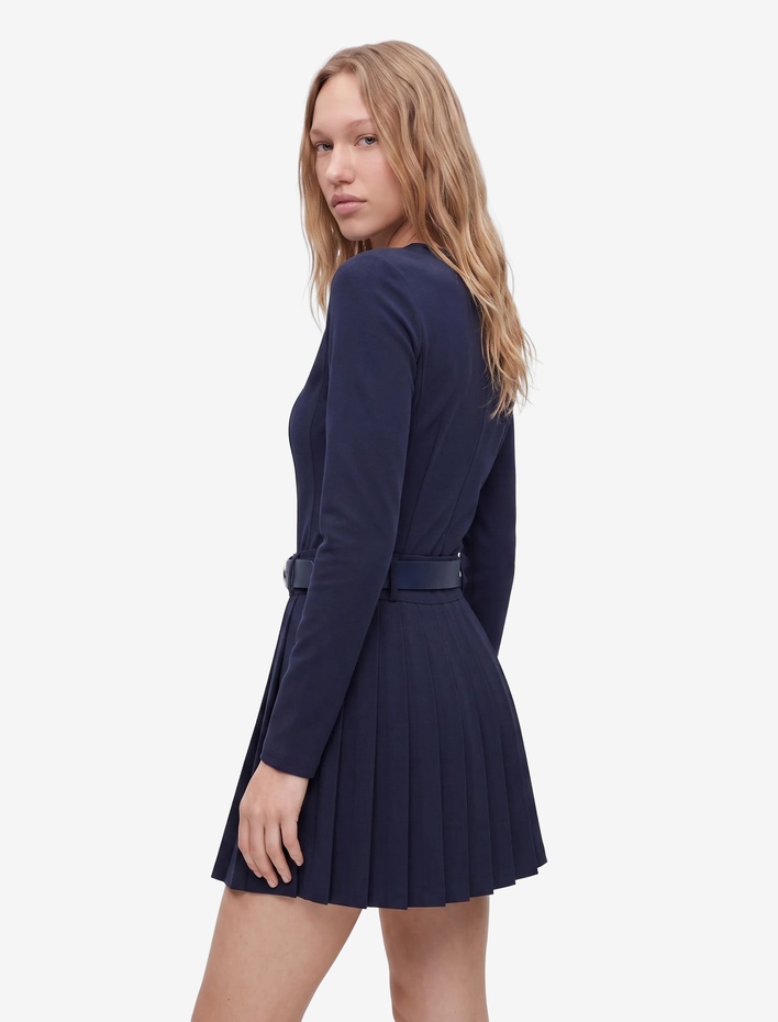  Pamuklu Slim Fit Korse Detaylı Kayık Yaka Uzun Kollu Tişört