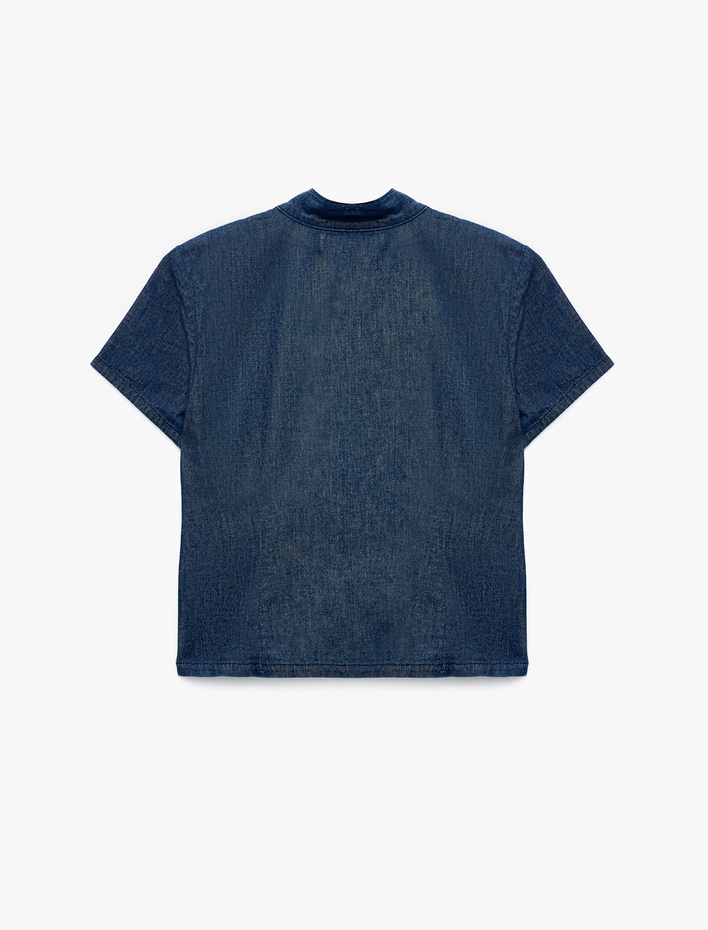  Damla Pencere Detaylı Süslü Düğmeli Kapama Dik Yaka Kısa Kollu Denim Bluz