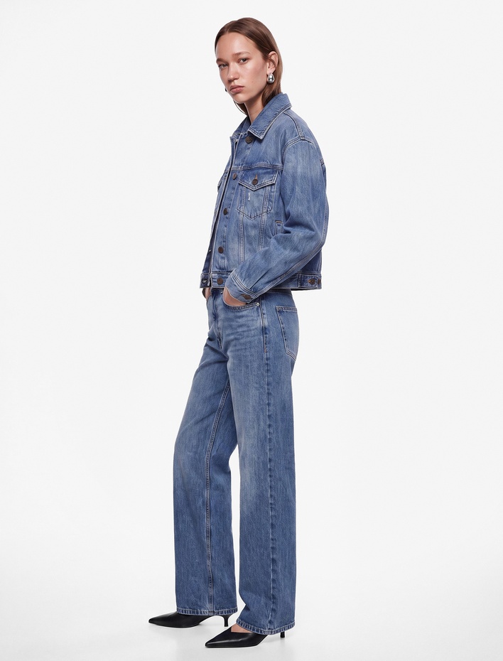  Pamuklu Klasik Yaka Uzun Kollu Cep Detaylı Düğmeli Denim Ceket