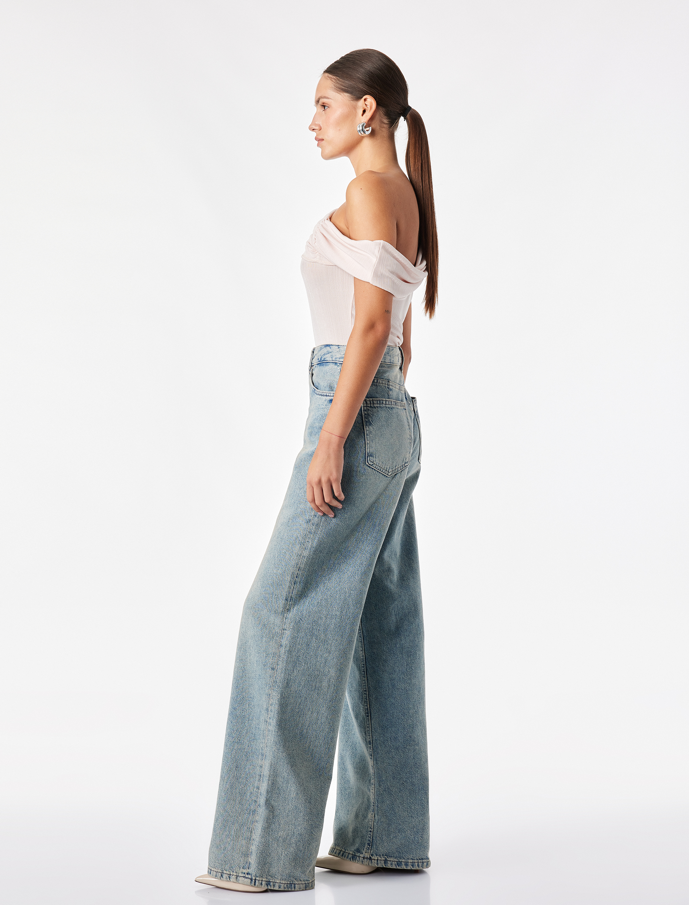 Koton Drapeli Slim Fit Straplez Açık Omuz Bodysuit görsel 3