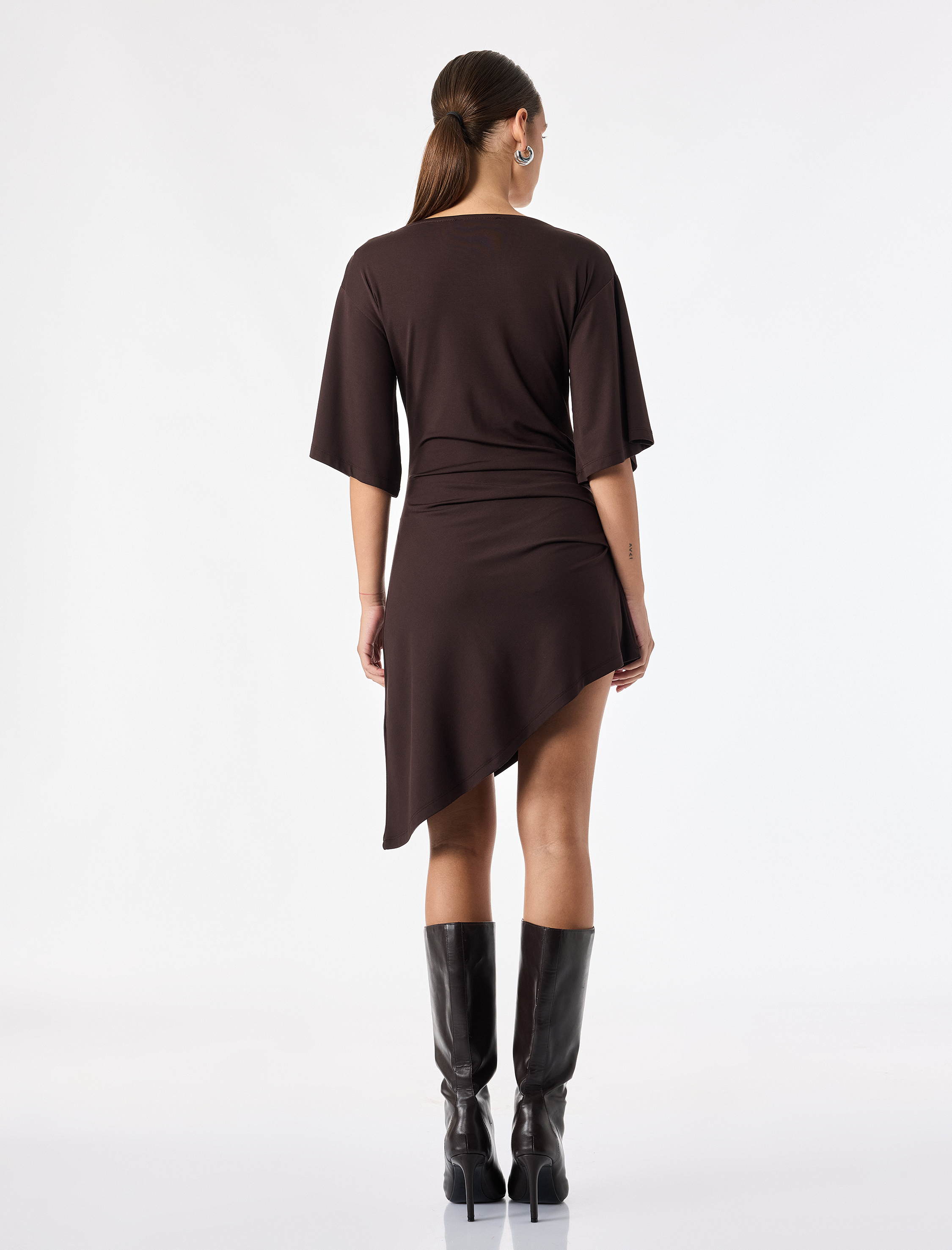   Slim Fit Kısa Kollu Bisiklet Yaka Drapeli Asimetrik Uzun Tişört
