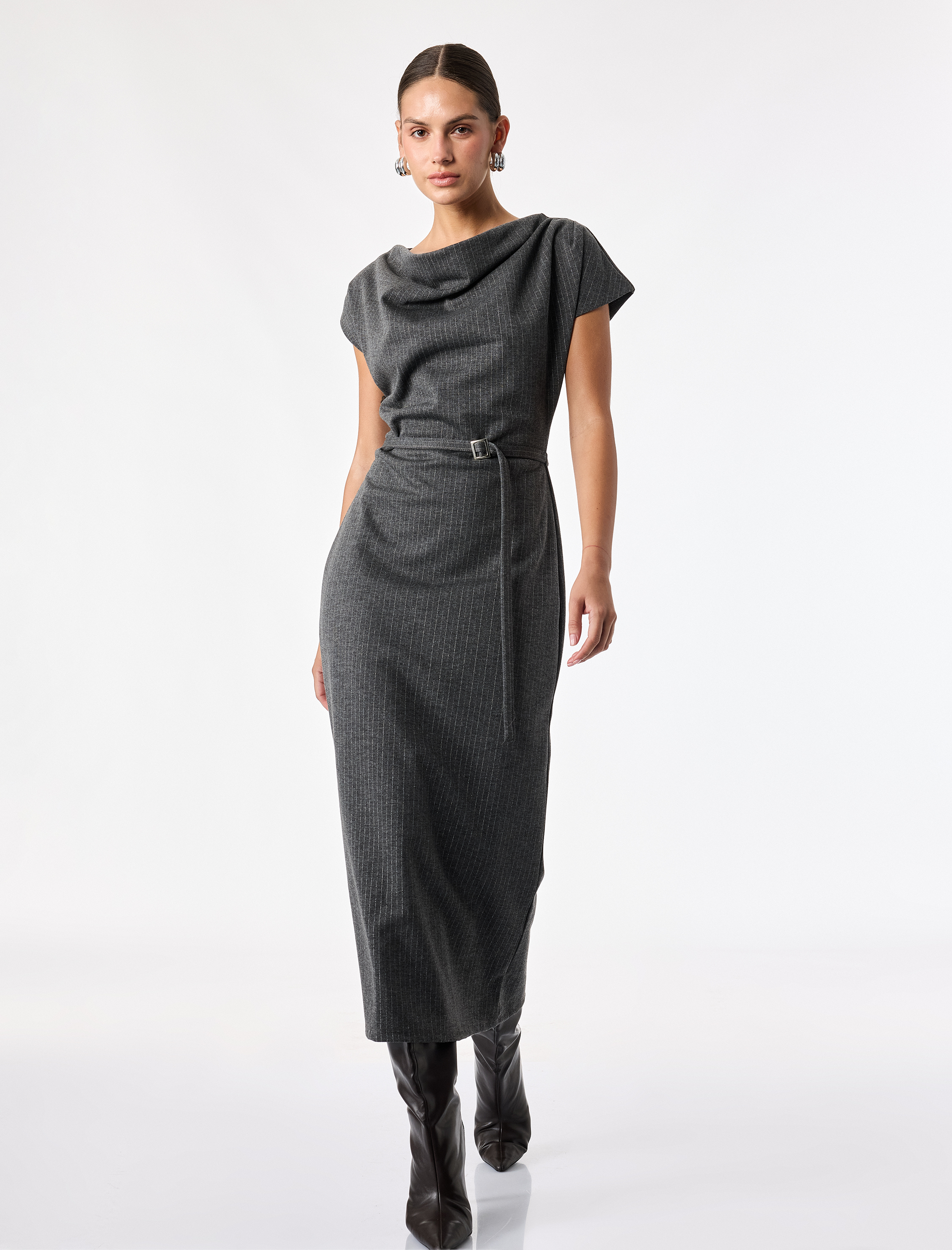 Koton Kolsuz Balık Form Slim Fit Çizgili Asimetrik Degaje Yaka Kemerli Midi Elbise