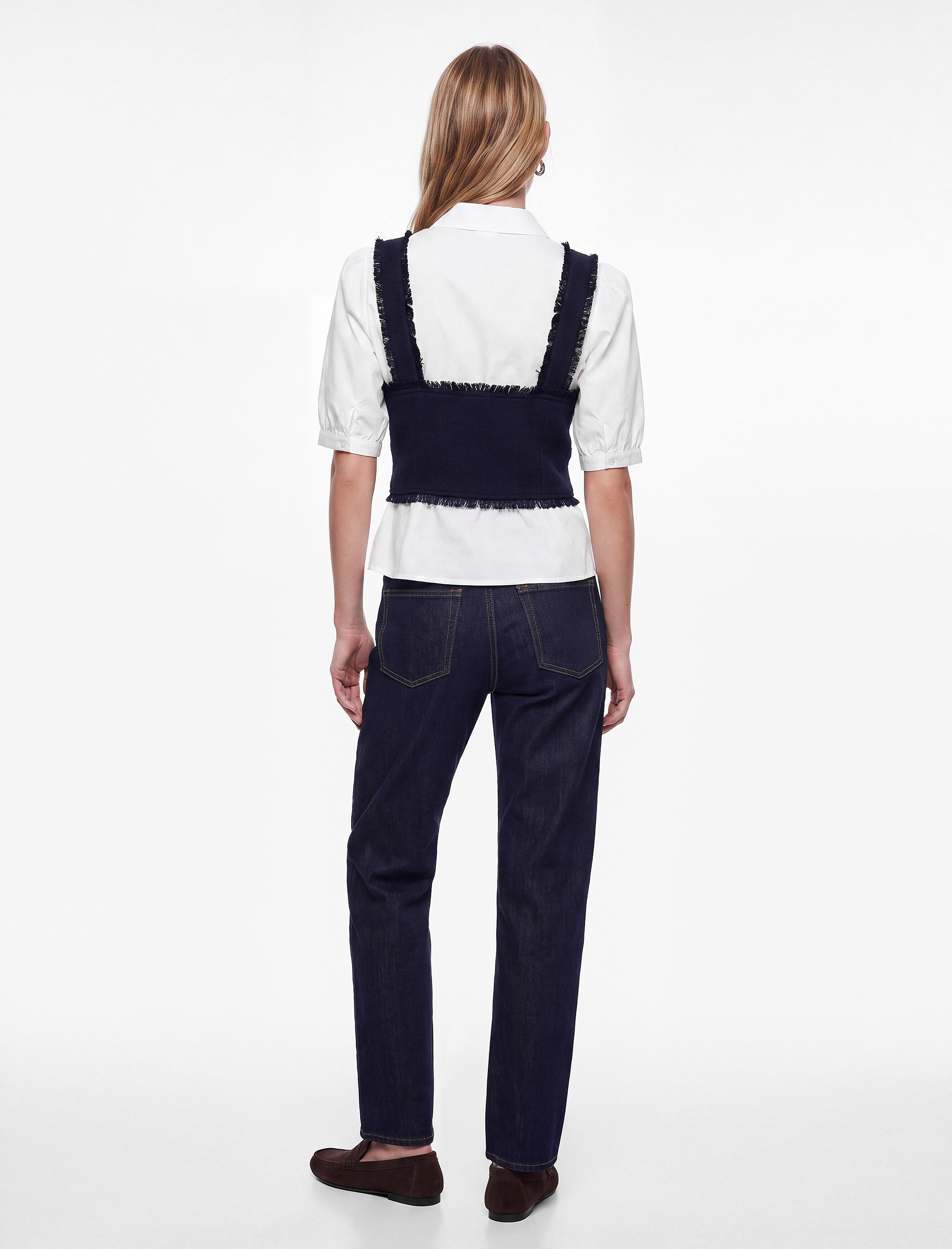 Koton Slim Fit Düğmeli Kısa Balon Kollu Klasik Yaka Tüvit Katmanlı Crop Bluz görsel 4