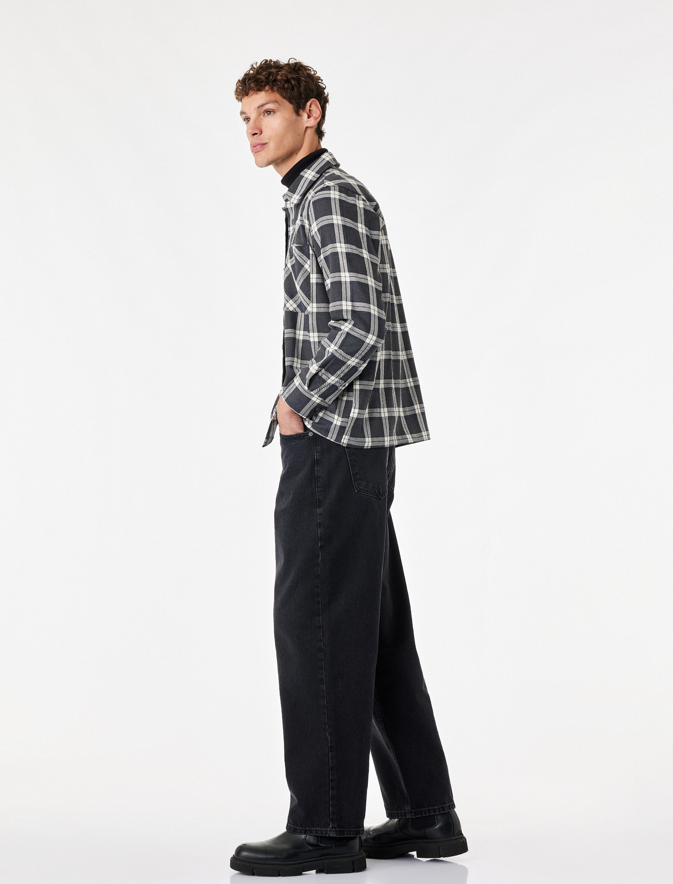 Koton Regular Fit Cepli Uzun Kollu Klasik Yaka Ekoseli Oduncu Gömleği görsel 3