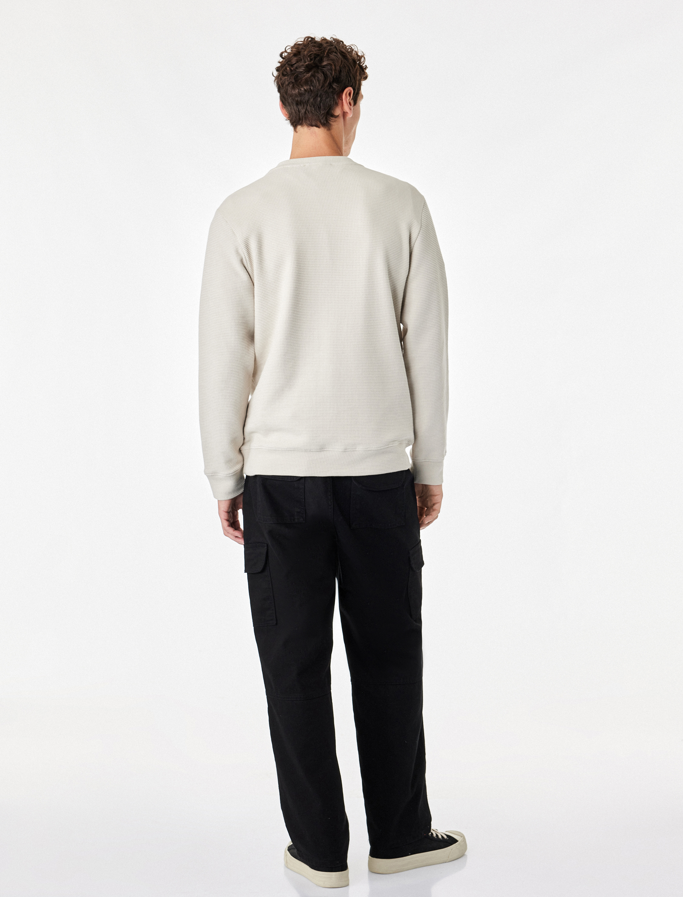 Koton Uzun Kollu Pamuklu Waffle Dokulu Henley Yaka Sweatshirt görsel 4