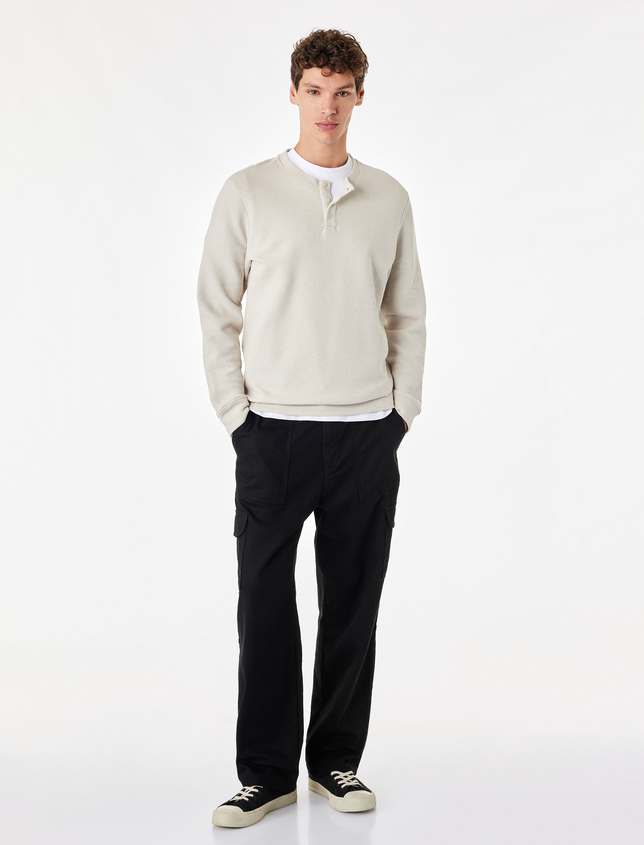 Koton Uzun Kollu Pamuklu Waffle Dokulu Henley Yaka Sweatshirt