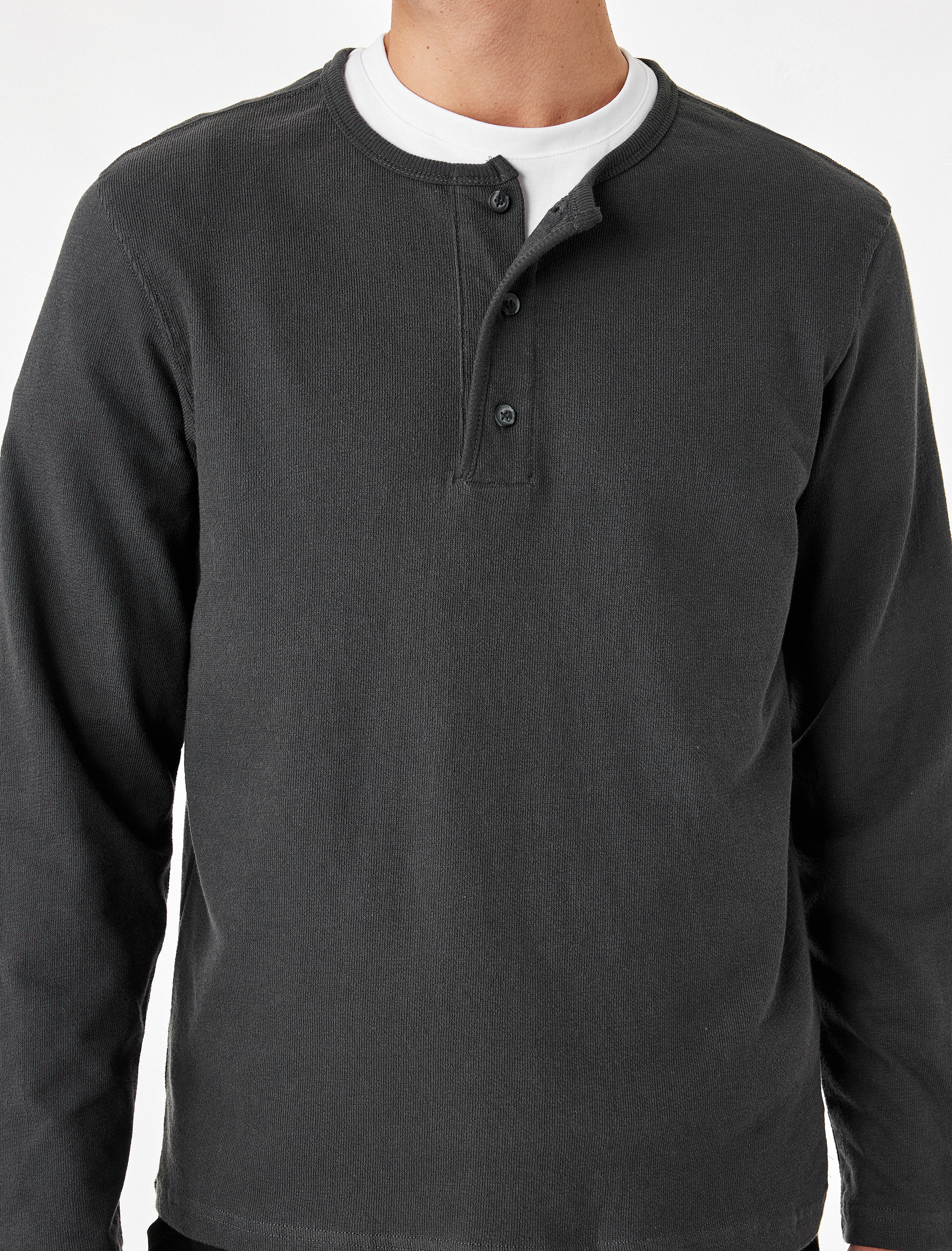 Koton Uzun Kollu Pamuklu Düğmeli Henley Yaka Sweatshirt görsel 5