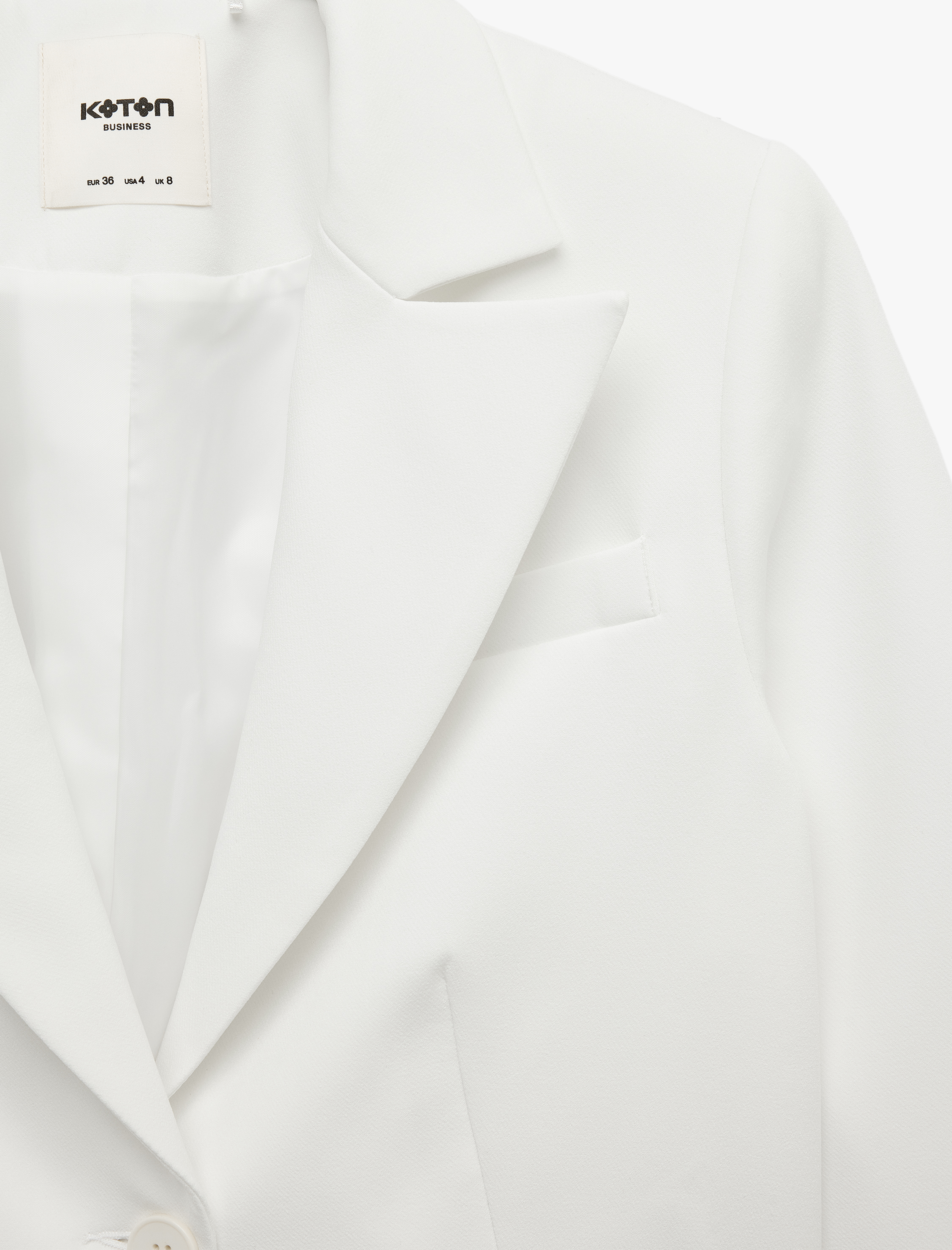   Uzun Kollu Geniş Yaka Düğmeli Crop Blazer Ceket