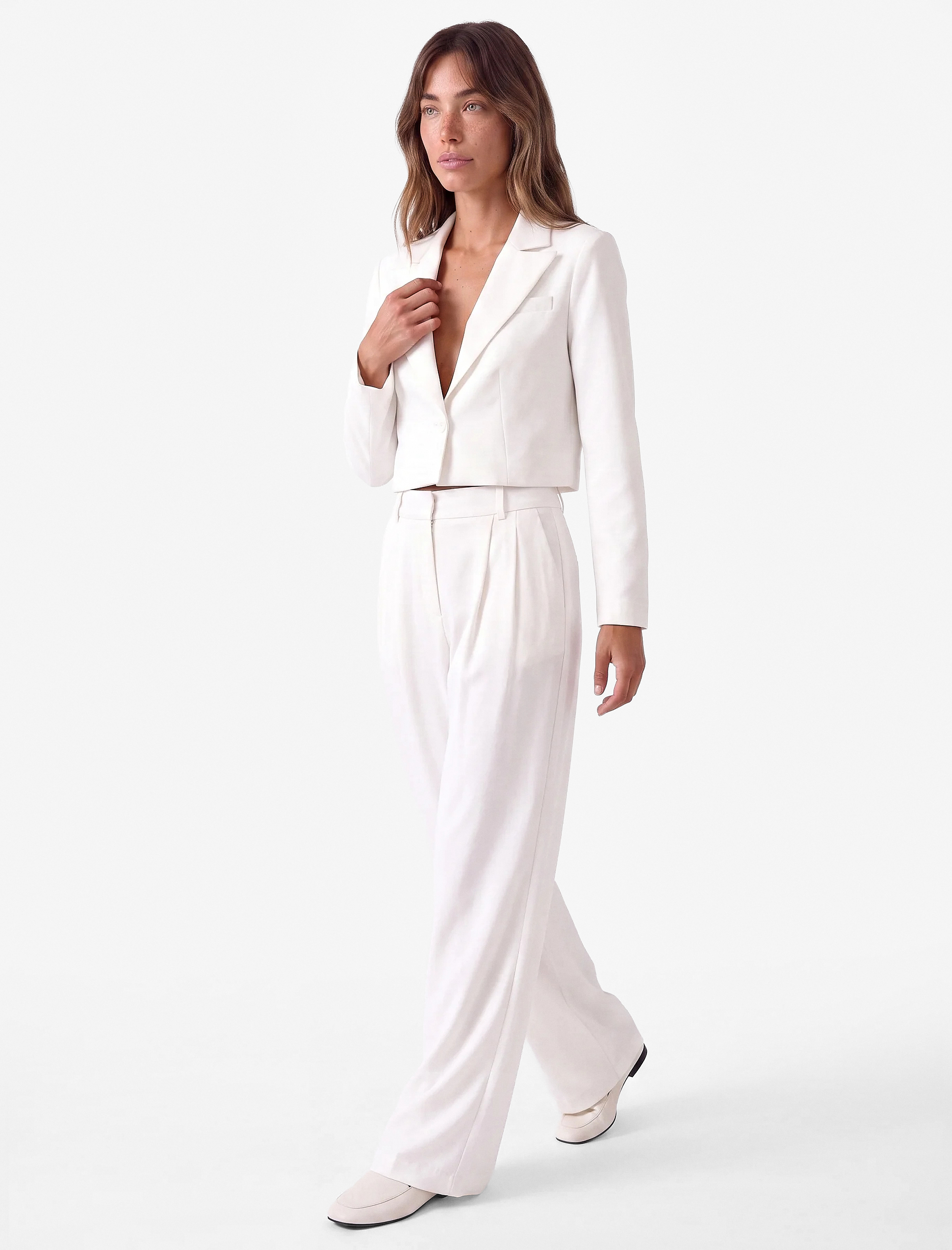   Uzun Kollu Geniş Yaka Düğmeli Crop Blazer Ceket