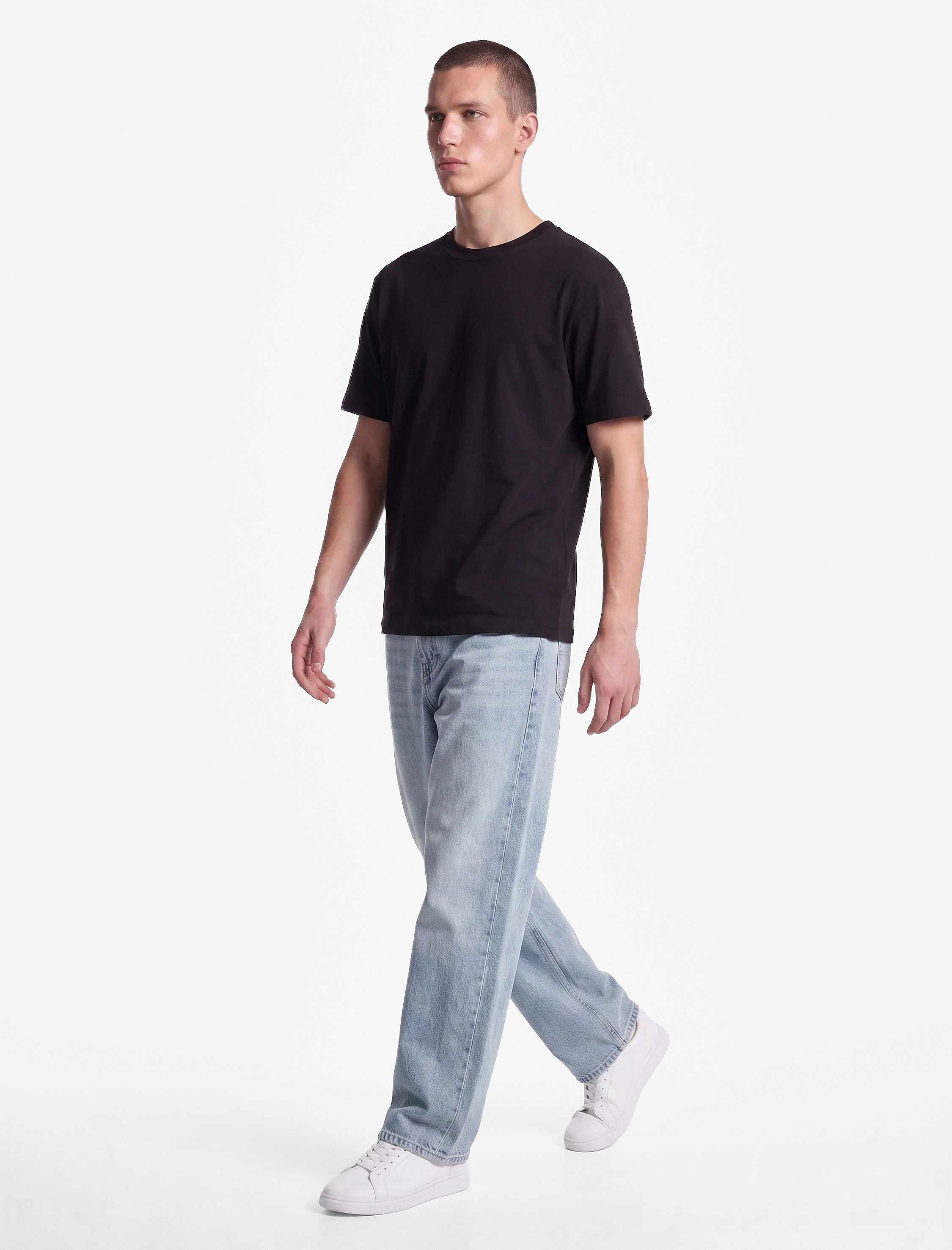 Koton Pamuklu Kısa Kollu Bisiklet Yaka Slim Fit Erkek Basic Tişört görsel 3
