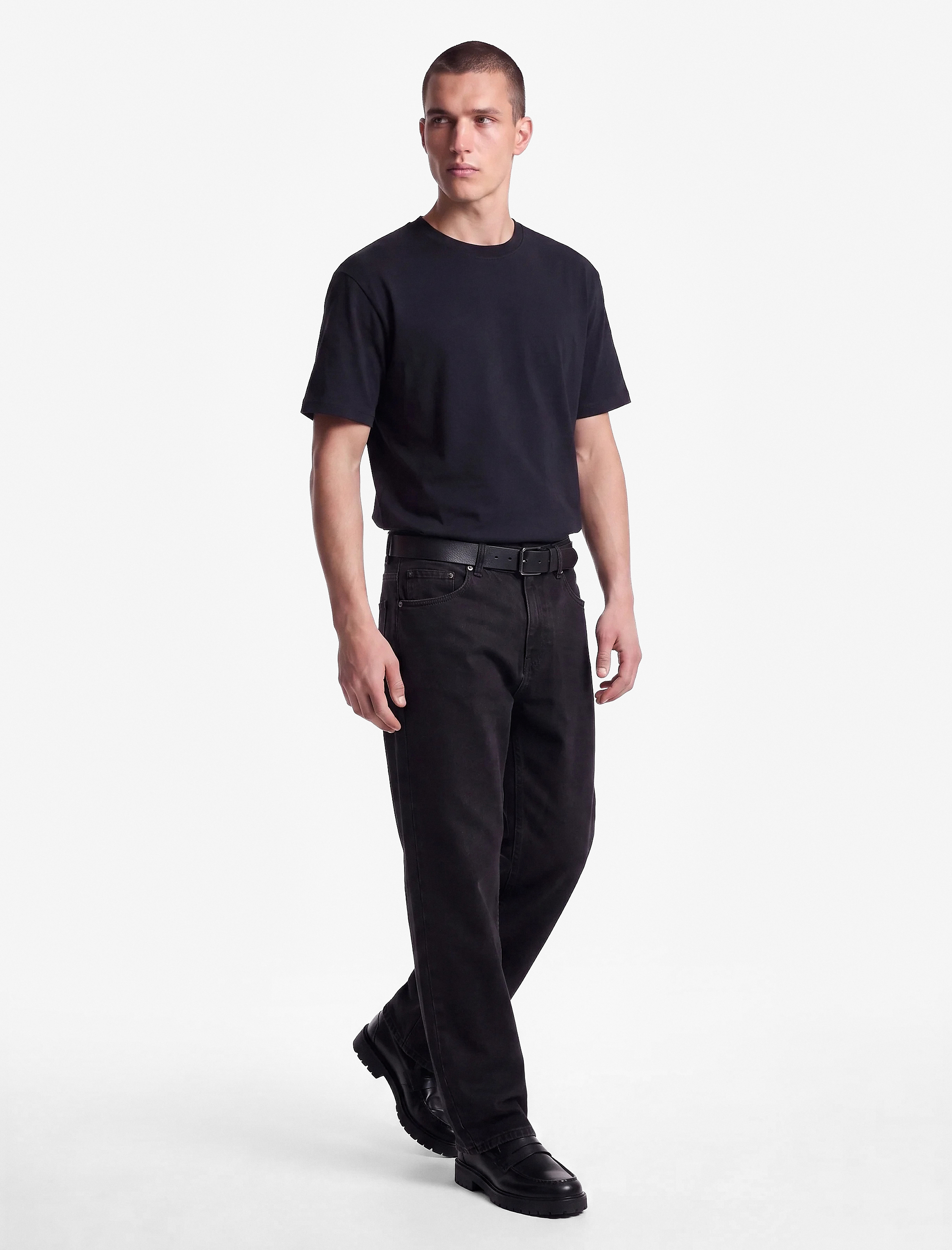 Koton Pamuklu Kısa Kollu Bisiklet Yaka Slim Fit Erkek Basic Tişört görsel 3