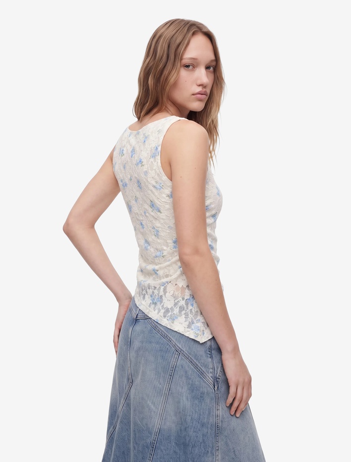  Slim Fit Asimetrik Kesim Büzgülü Çiçekli Kayık Yaka Kolsuz Dantel Bluz