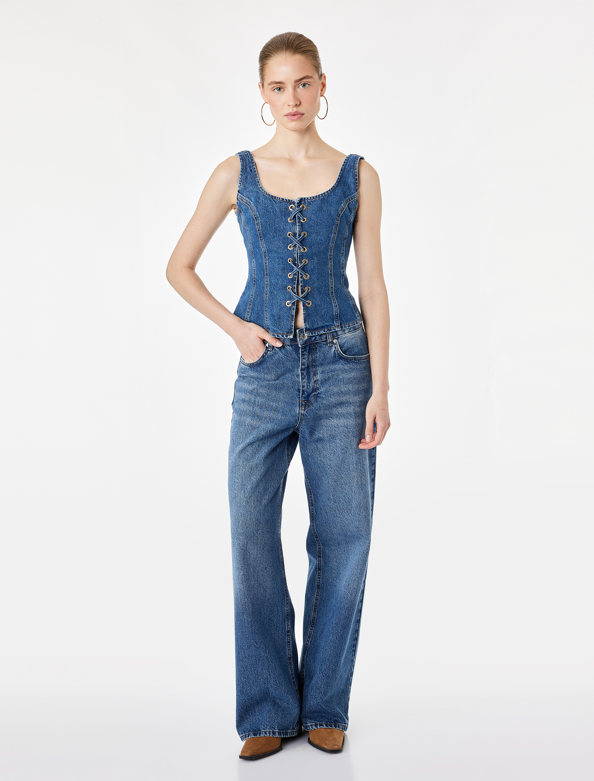 Koton Bağcık Detaylı Slim Fit Pamuklu U Yaka Kolsuz Denim Korse Bluz