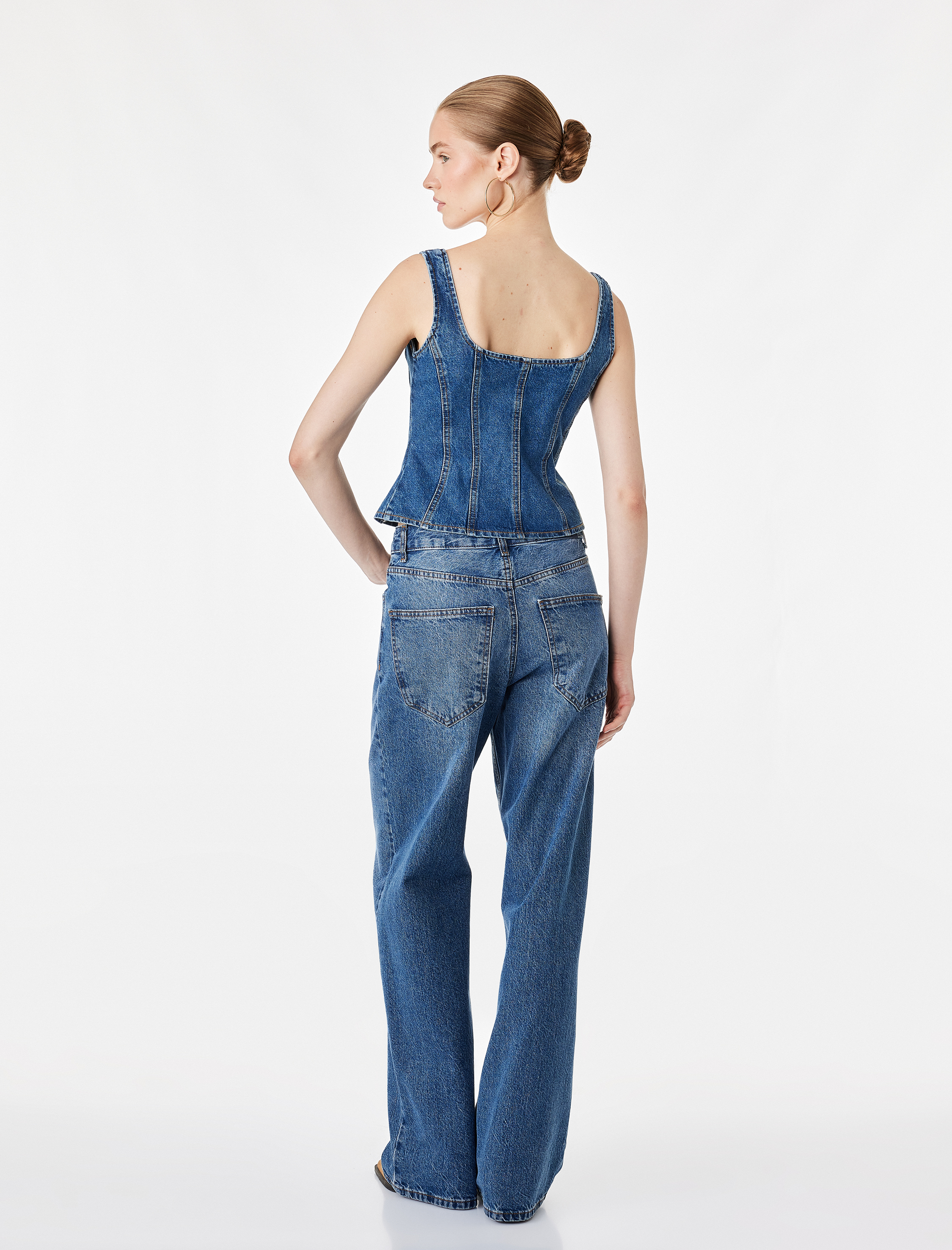 Koton Bağcık Detaylı Slim Fit Pamuklu U Yaka Kolsuz Denim Korse Bluz görsel 4
