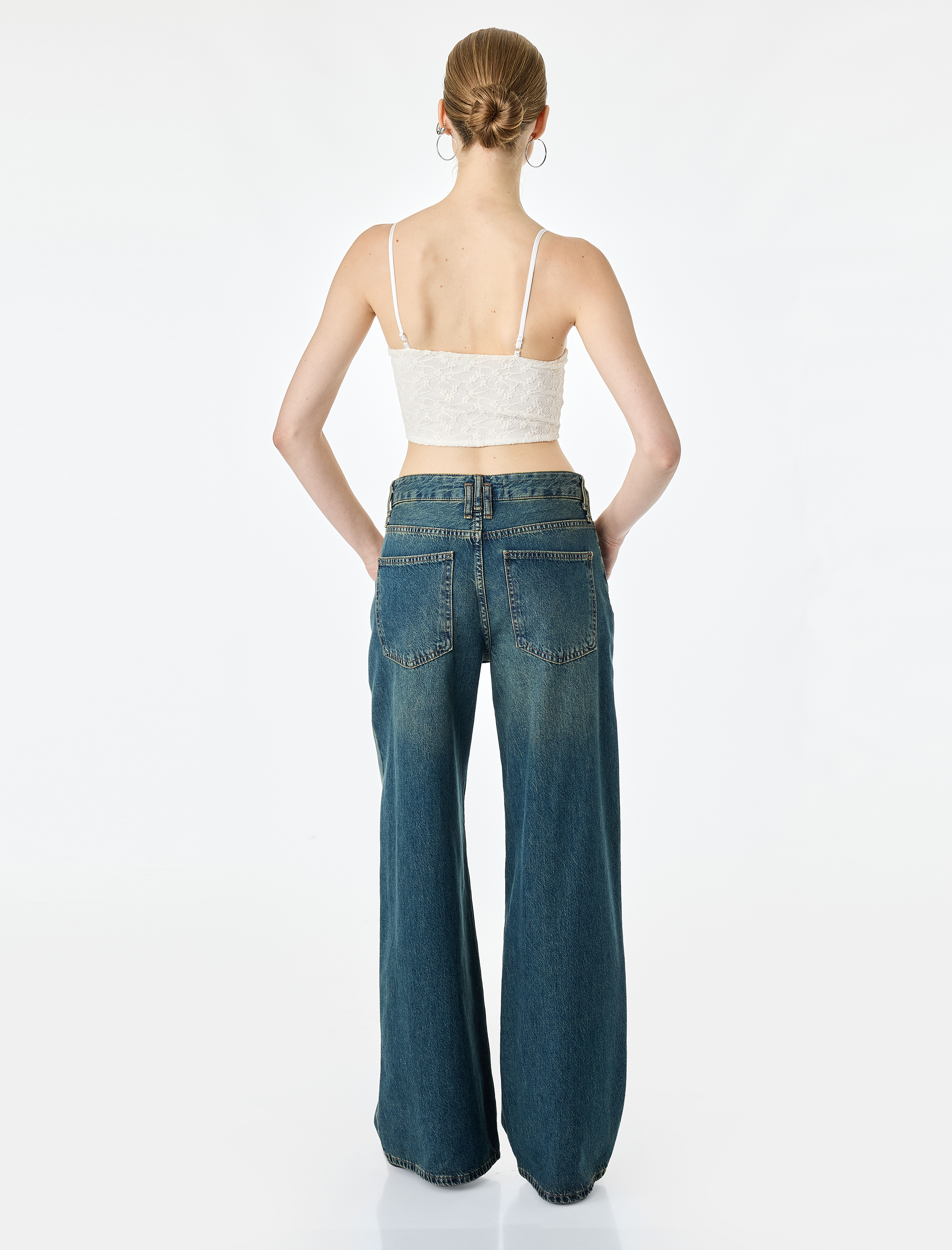 Koton Slim Fit İp Askılı Crop Dantel Korse Bluz görsel 4