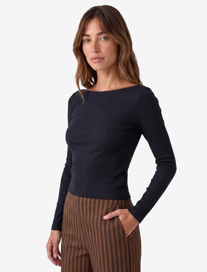  Slim Fit Pamuklu Kayık Yaka Uzun Kollu Basic Tişört