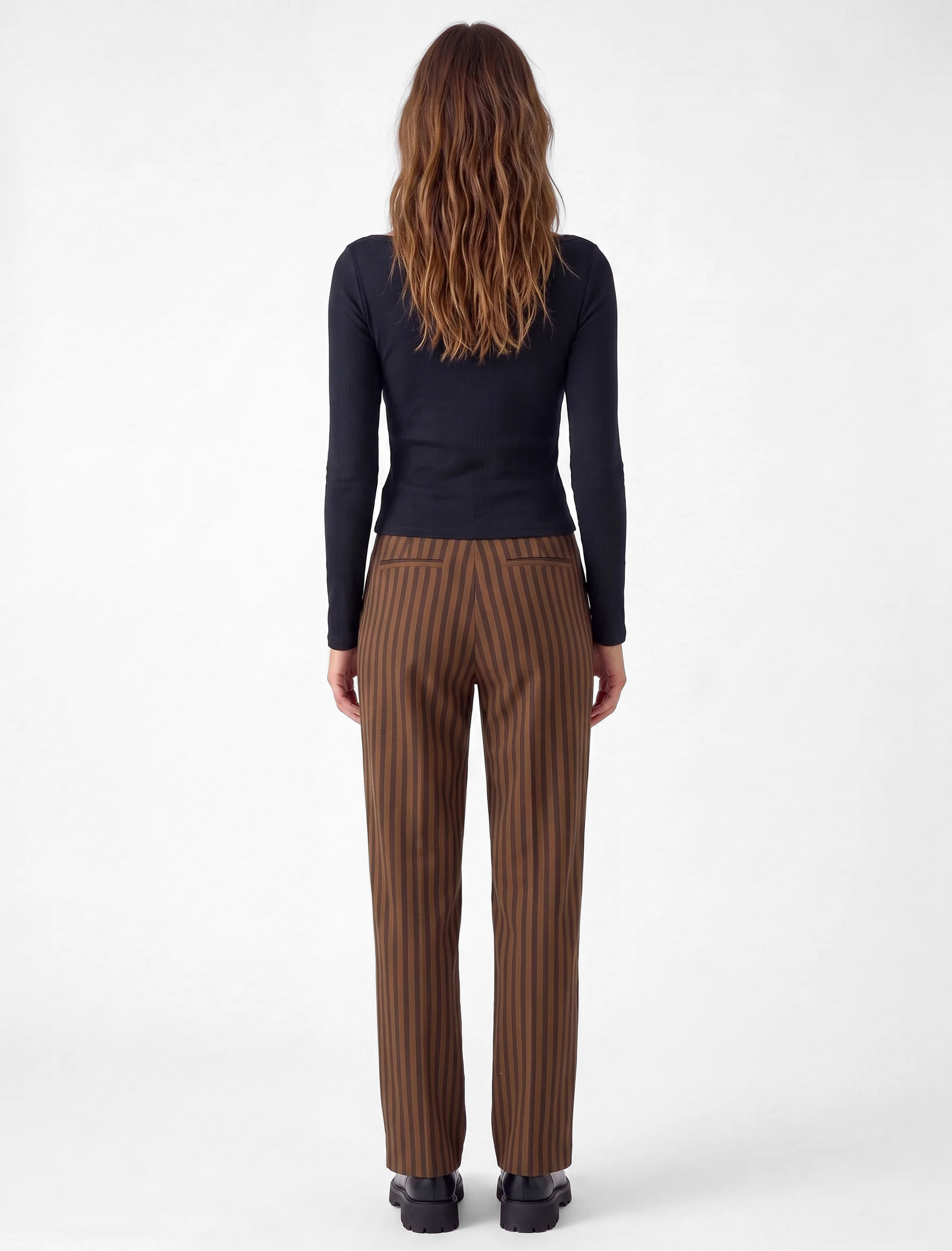 Koton Slim Fit Pamuklu Kayık Yaka Uzun Kollu Basic Tişört görsel 3