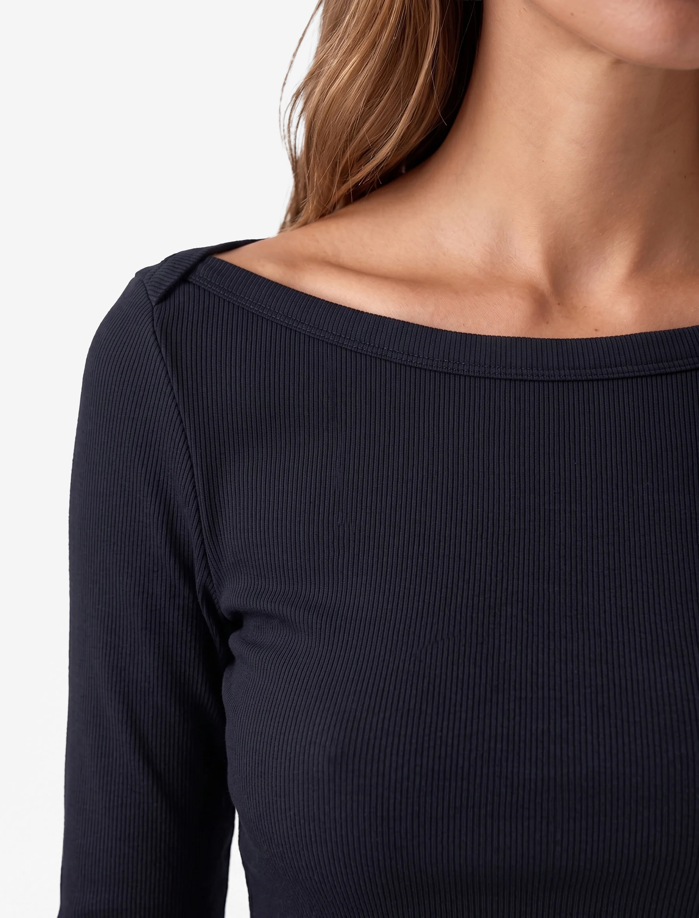 Koton Slim Fit Pamuklu Kayık Yaka Uzun Kollu Basic Tişört görsel 4