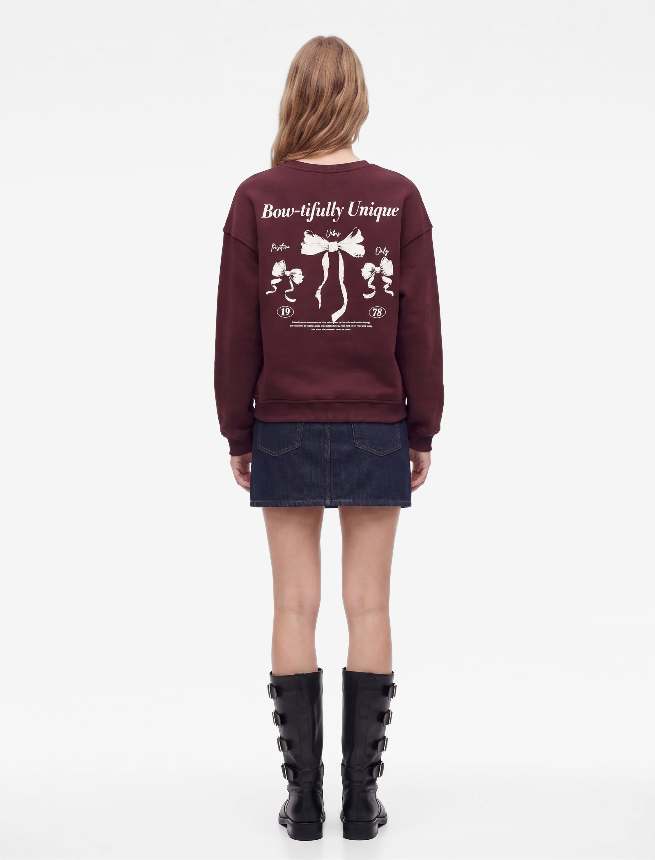 Koton Rahat Kalıp Bisiklet Yaka Şardonlu Arkası Fiyonk Baskılı Sweatshirt görsel 4