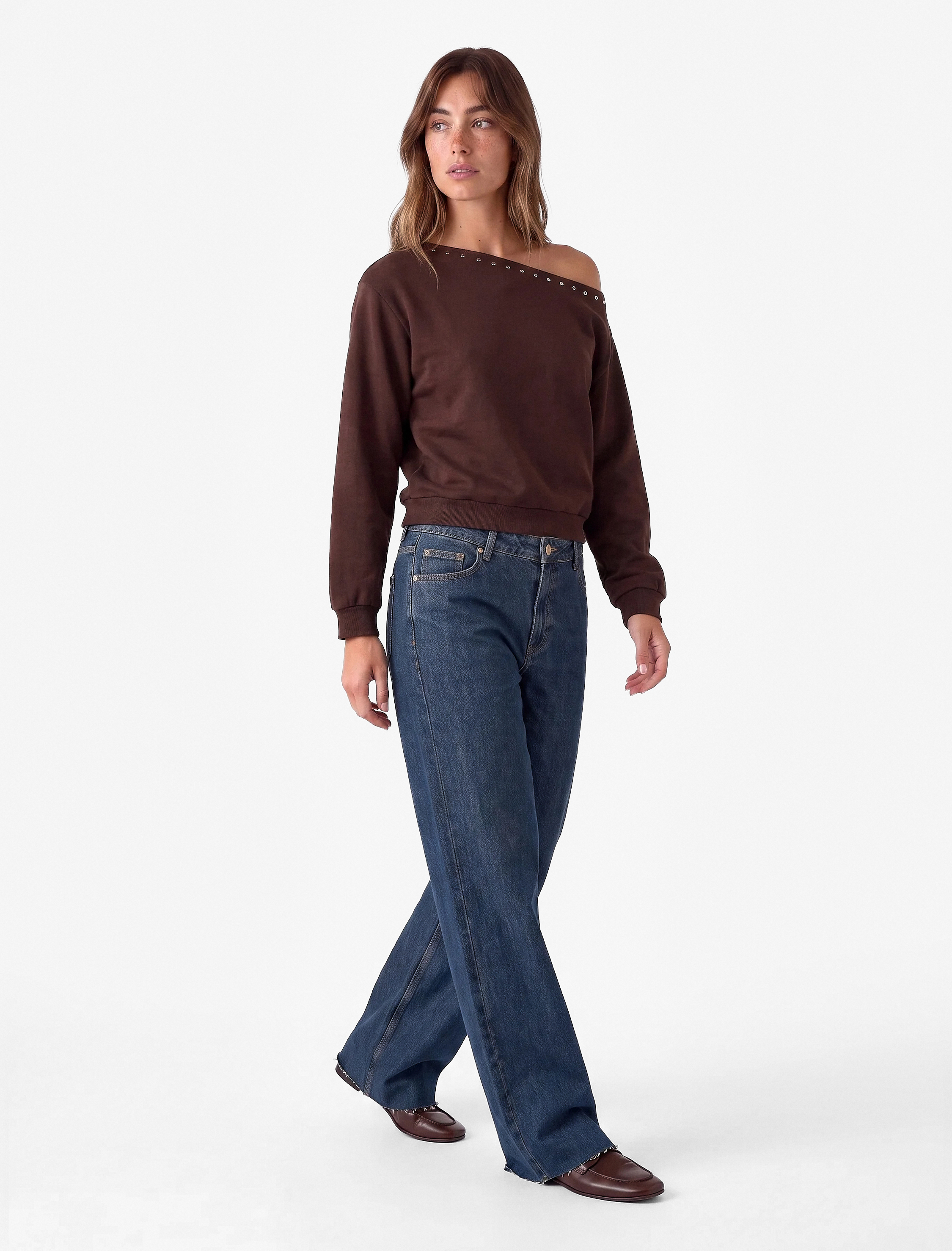Koton Uzun Kollu Zımba Detaylı Asimetrik Kayık Yaka Omzu Açık Sweatshirt görsel 3