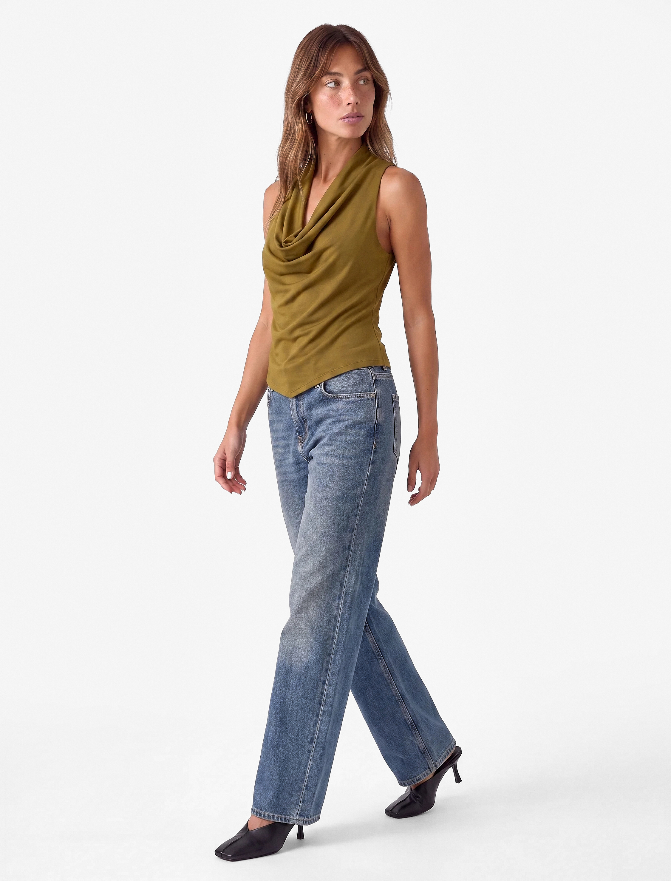   Slim Fit Asimetrik Kolsuz Degaje Yaka Atlet