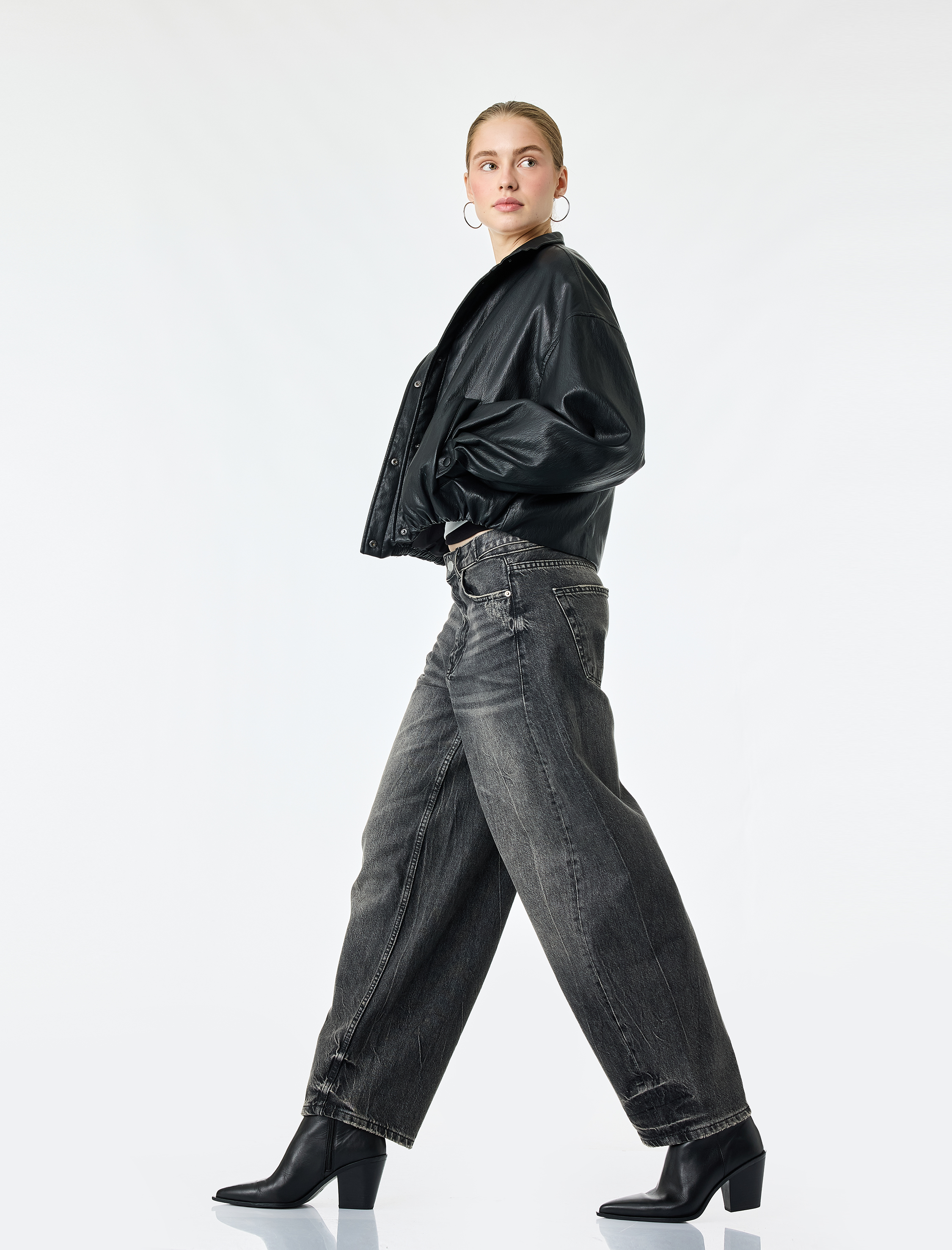 Koton Yıkamalı Dikiş Detaylı Düğmeli Rahat Kalıp Balon Fit Barrel Denim Pantolon - Barrel Jeans görsel 2