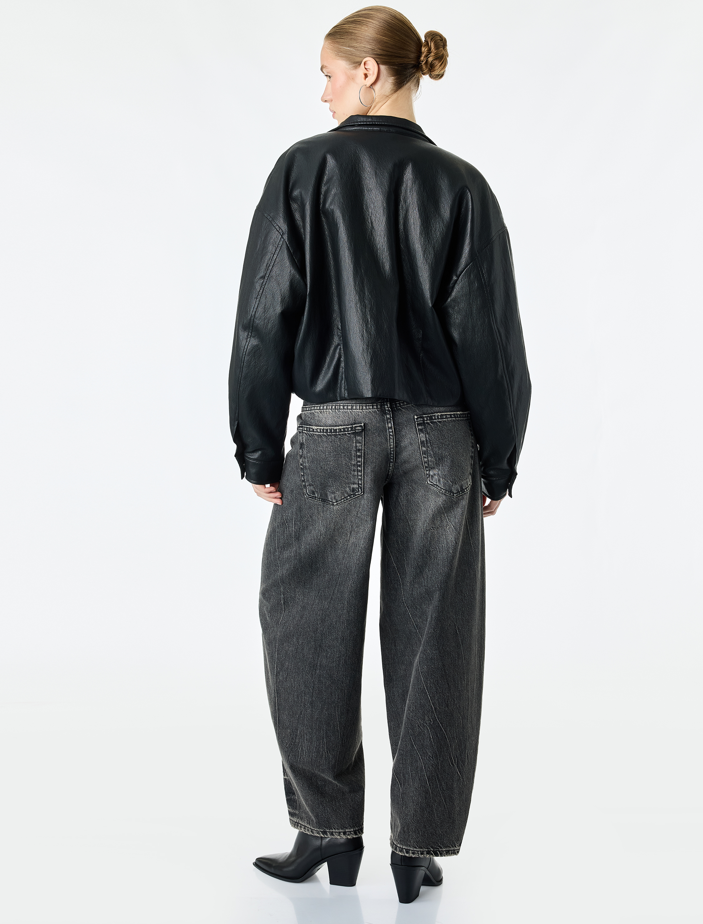 Koton Yıkamalı Dikiş Detaylı Düğmeli Rahat Kalıp Balon Fit Barrel Denim Pantolon - Barrel Jeans görsel 3