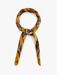 Yılan Derisi Desenli Kare Saten Fular Bandana