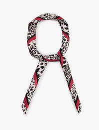 Kontrast Biye Detaylı Leopar Desenli Saten Kare Fular Bandana