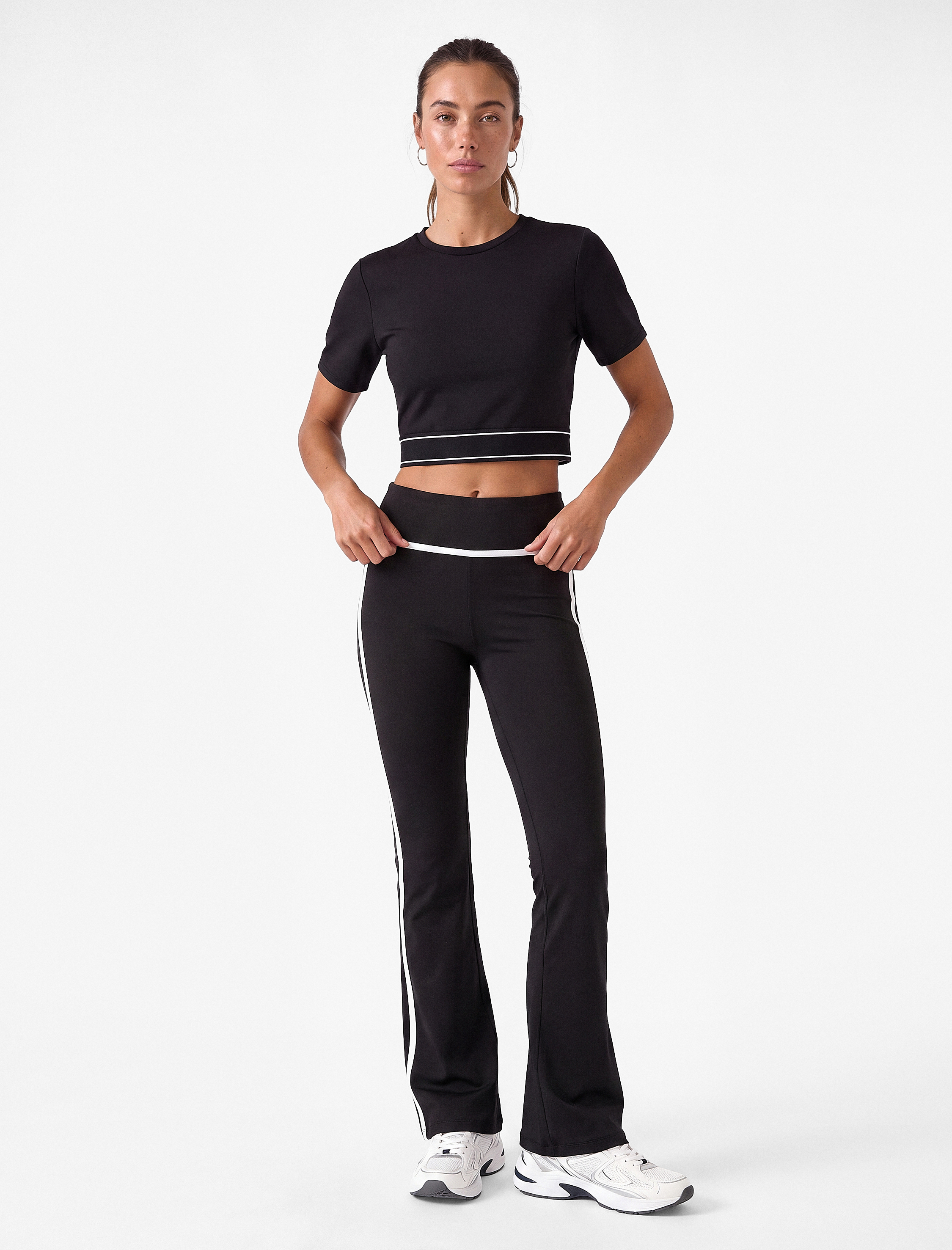   Slim Fit Kısa Kollu Bisiklet Yaka Lastik Detaylı Crop Spor Tişört