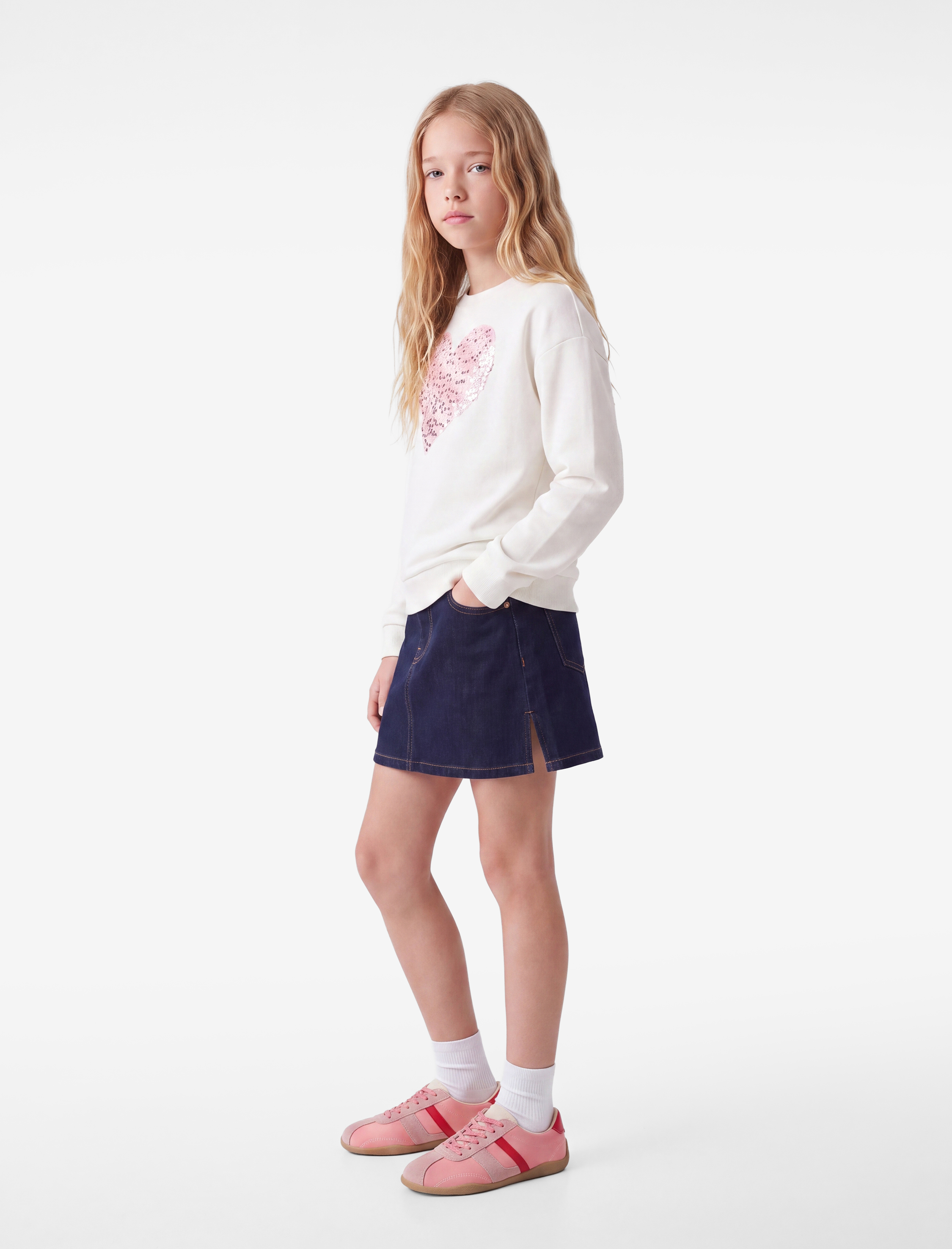  Kız Çocuk Kalpli Pullu Payetli Bisiklet Yaka Uzun Kollu Sweatshirt