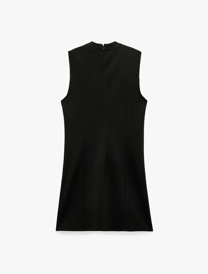  Slim Fit Viskon Kolsuz Dik Yaka Metal Düğme Detaylı Mini Elbise