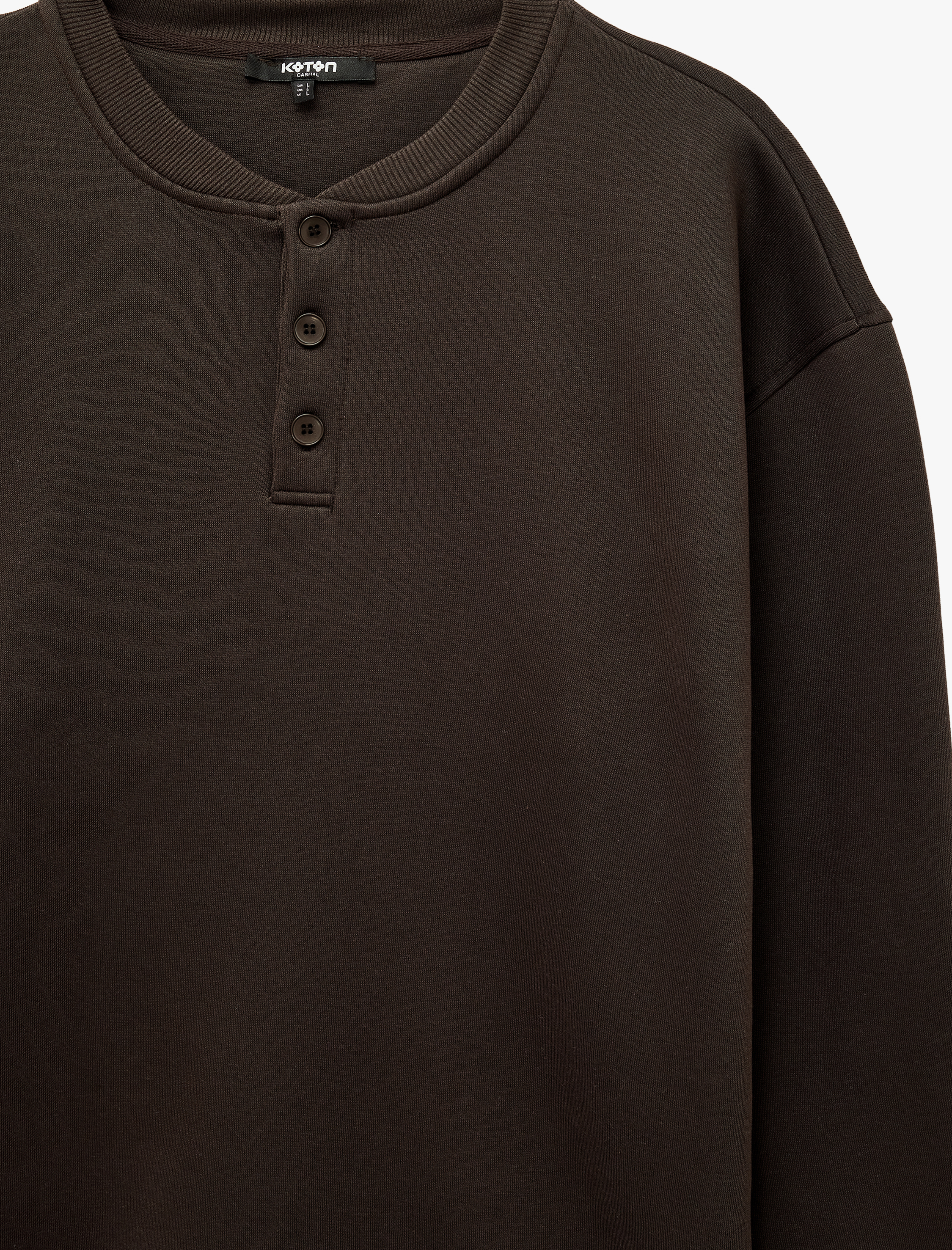   Uzun Kollu Üç İplik Şardonlu Düğme Detaylı Henley Yaka Sweatshirt