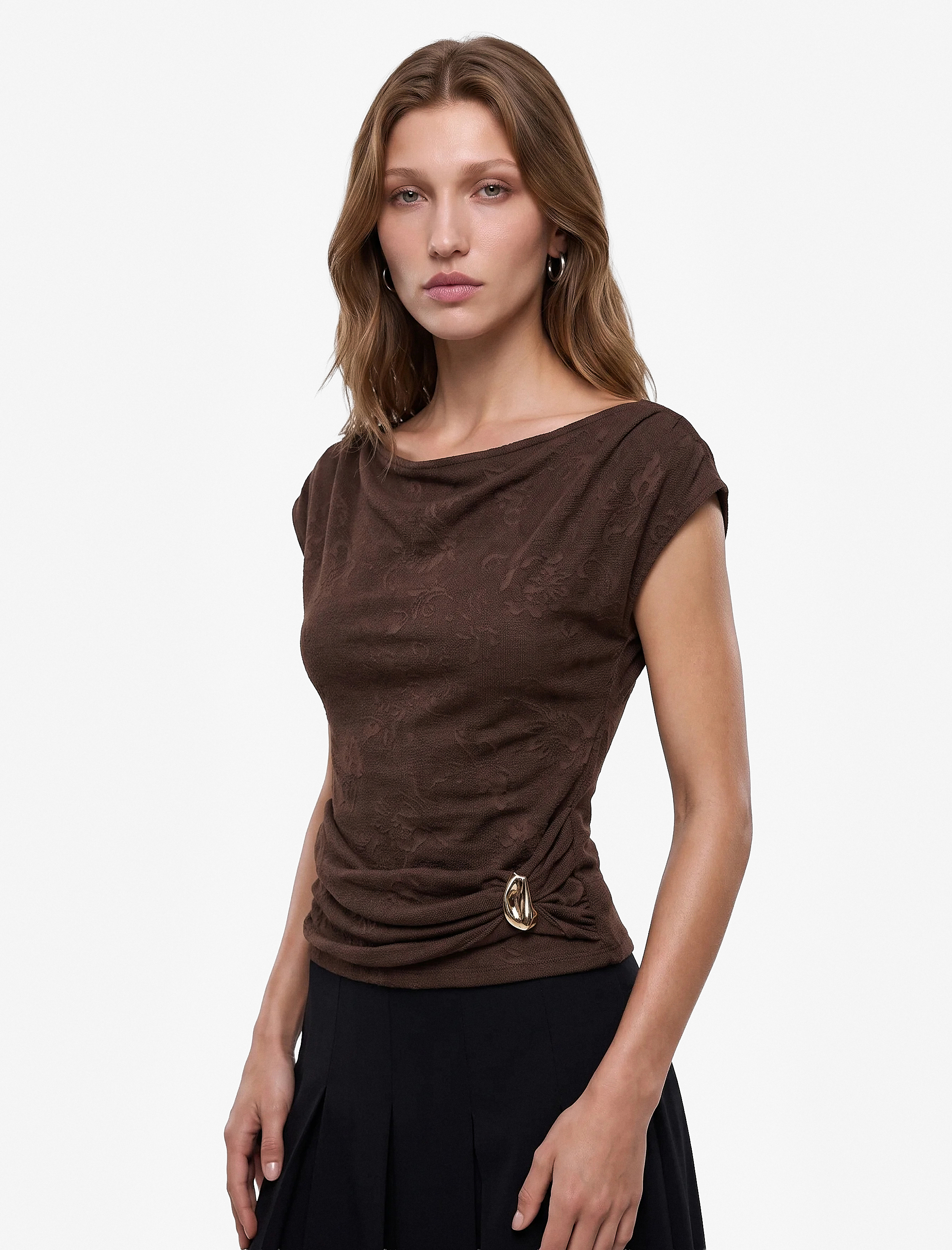 Koton Aksesuarlı Slim Fit Pamuklu Kayık Yaka Kolsuz Floral Dokulu Asimetrik Bluz görsel 2