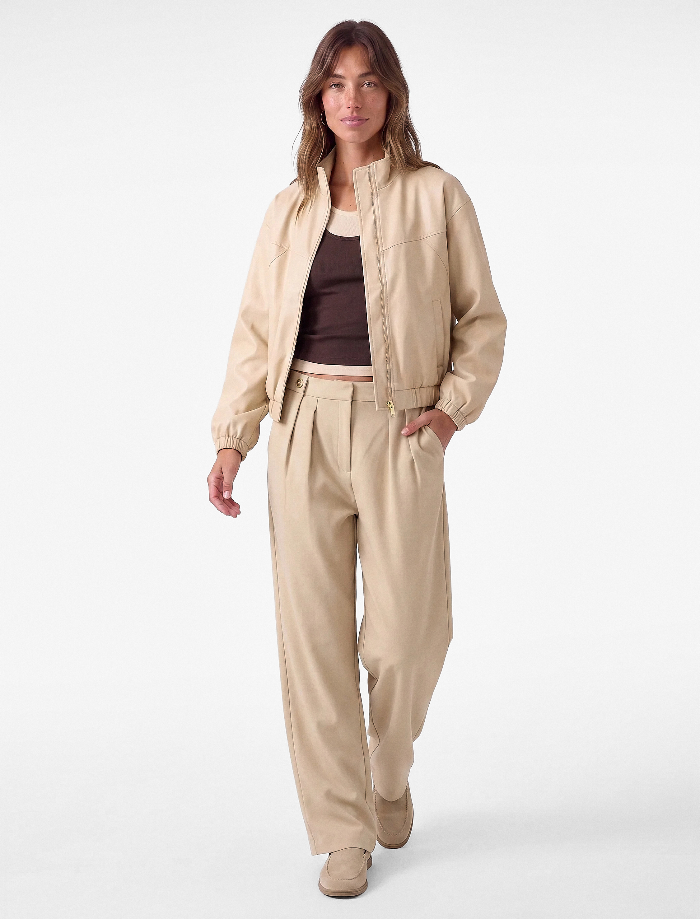 Koton Yüksek Bel Kat Detaylı Metal Aksesuarlı Regular Fit Geniş Paça Pantolon