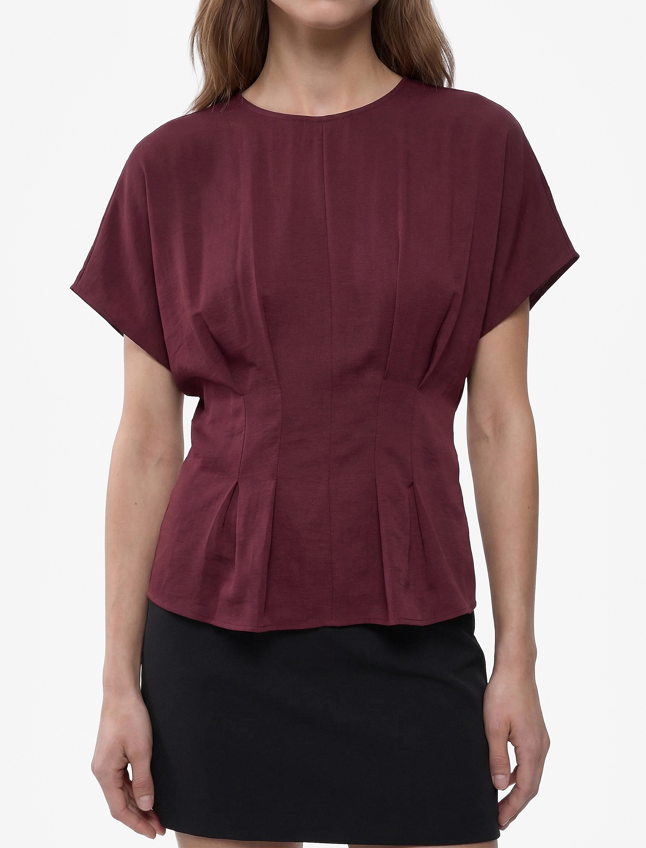 Koton Viskon Modal Kumaş Pileli Slim Fit Bel Vurgulu Bisiklet Yaka Kısa Kollu Bluz görsel 4