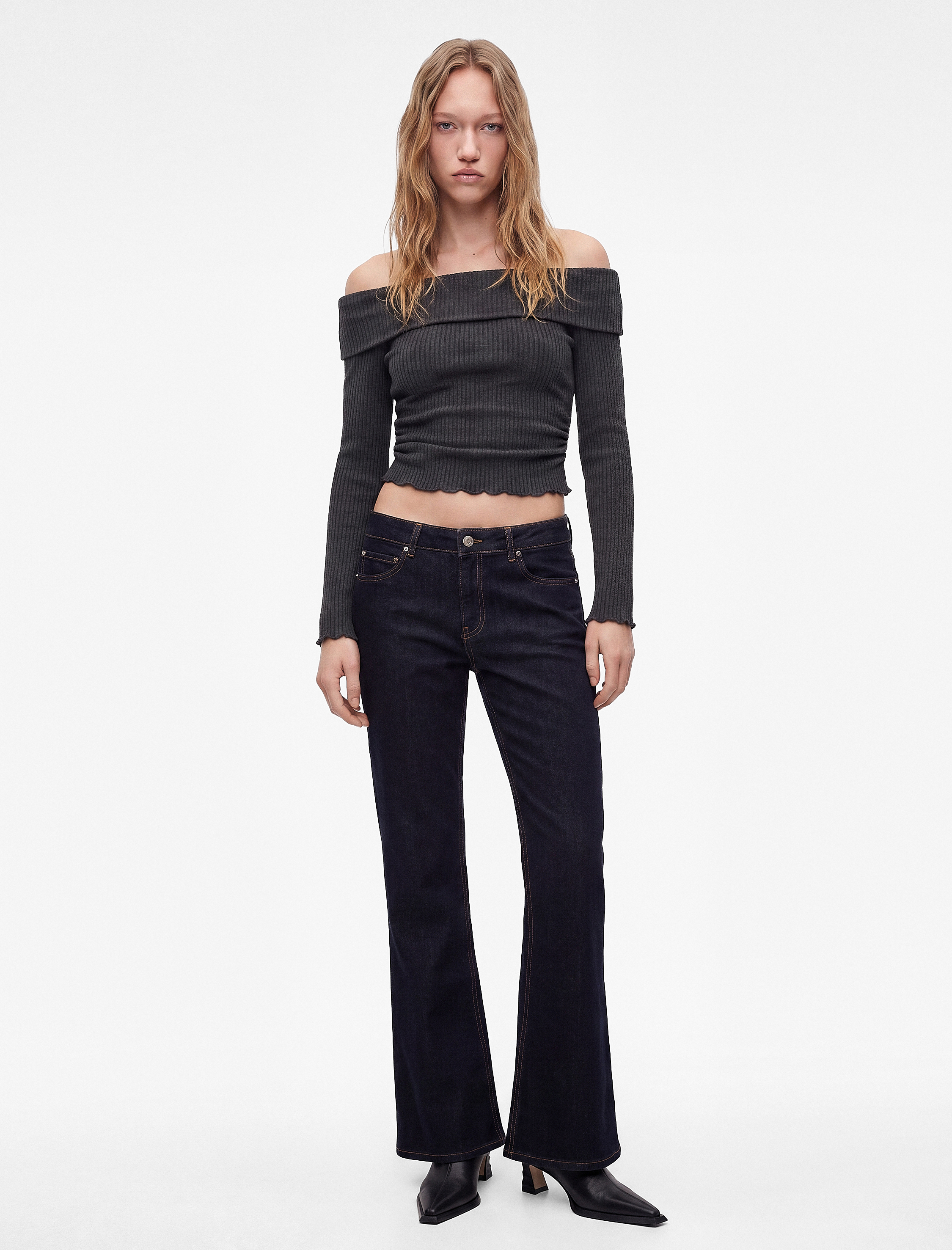 Koton Büzgü Detaylı Slim Fit Kaşkorse Omzu Açık Uzun Kollu Tişört