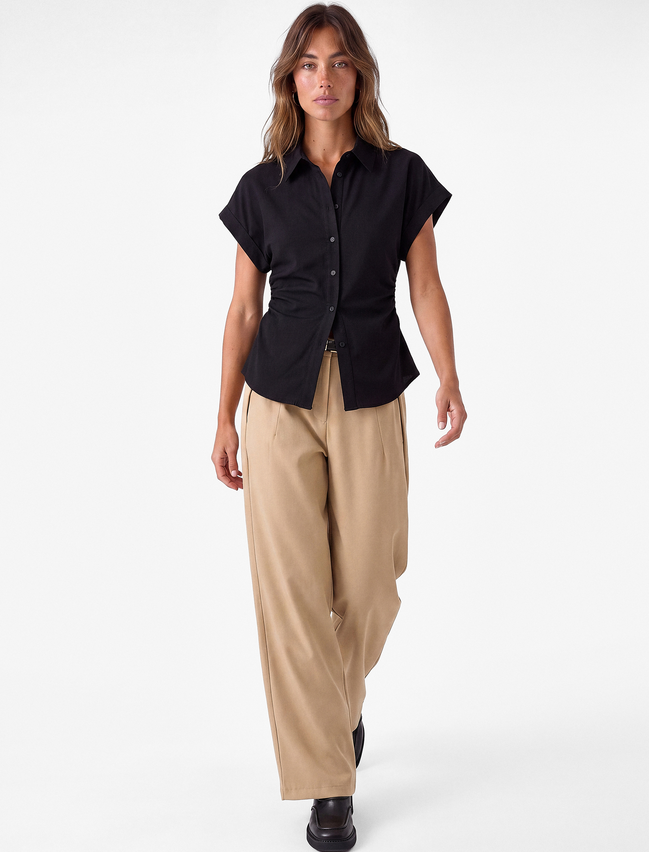 Koton Pamuklu Slim Fit Klasik Yaka Peplum Kesim Kısa Kollu Poplin Gömlek