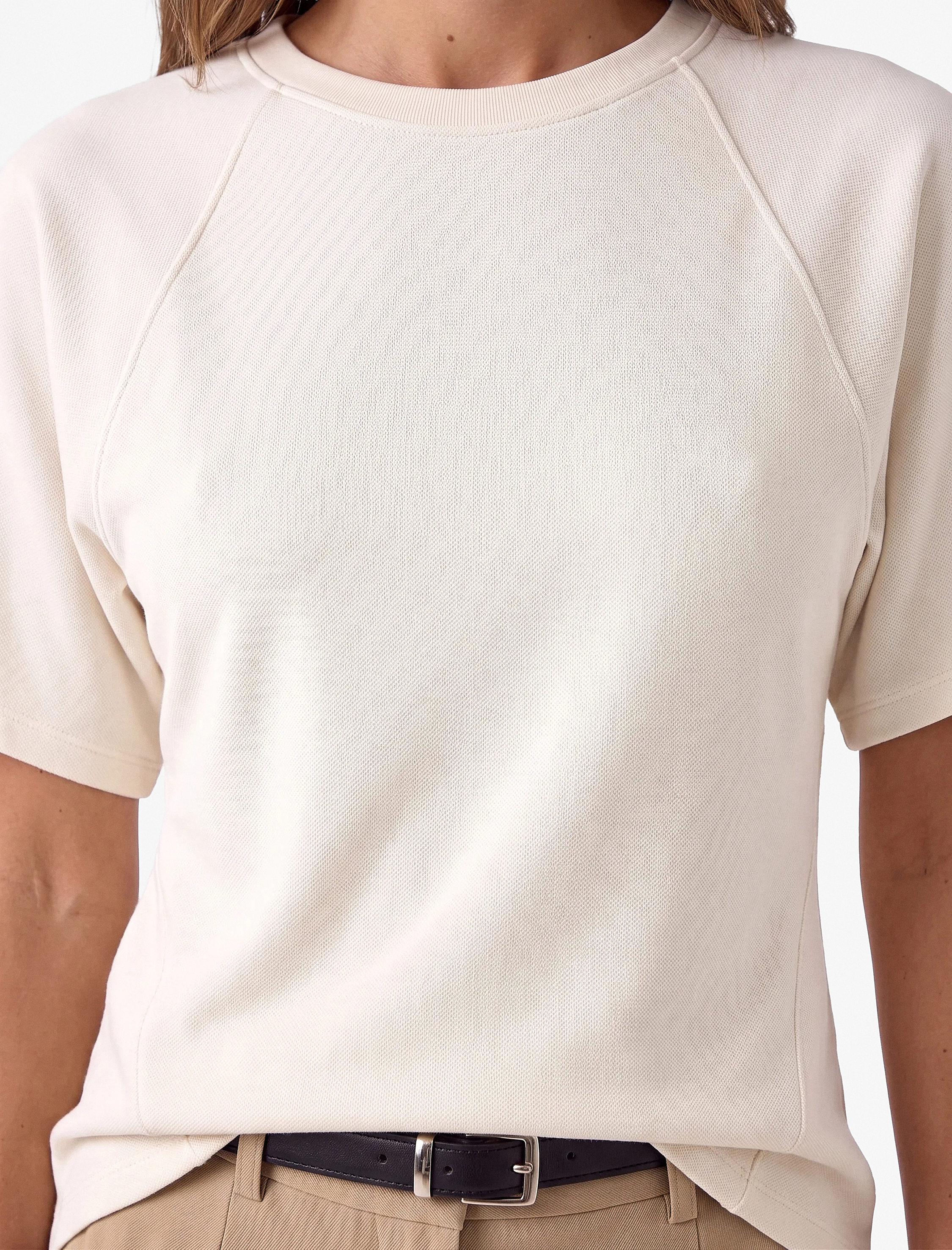 Koton Modal Kumaş Regular Fit Dikiş Detaylı Bisiklet Yaka Kısa Kollu Tişört görsel 4