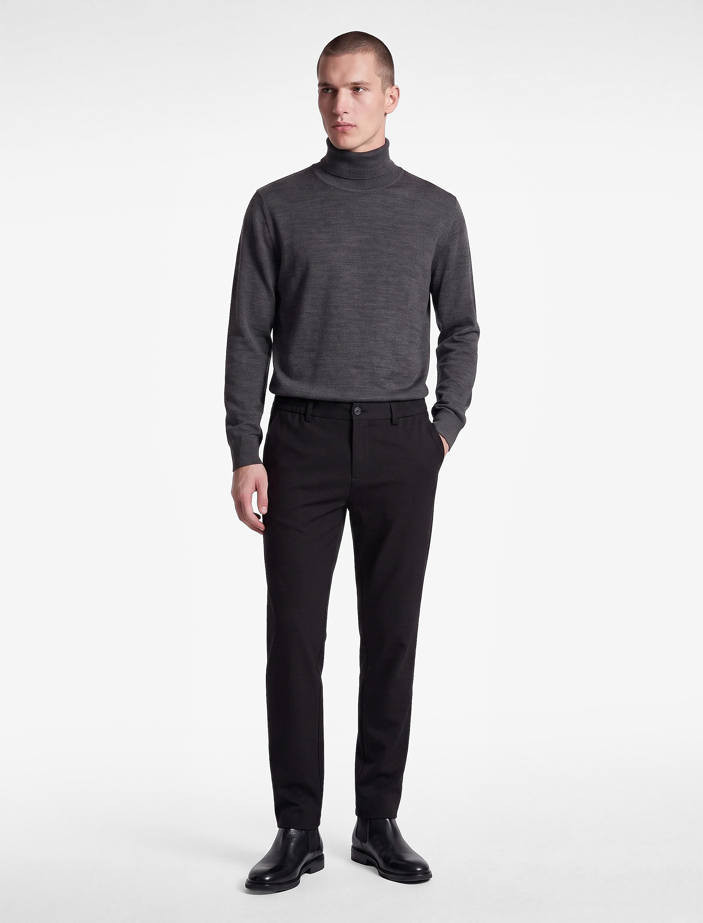   Viskon Karışımlı Cepli Beli Lastikli Düğmeli Slim Fit Pileli Kumaş Pantolon