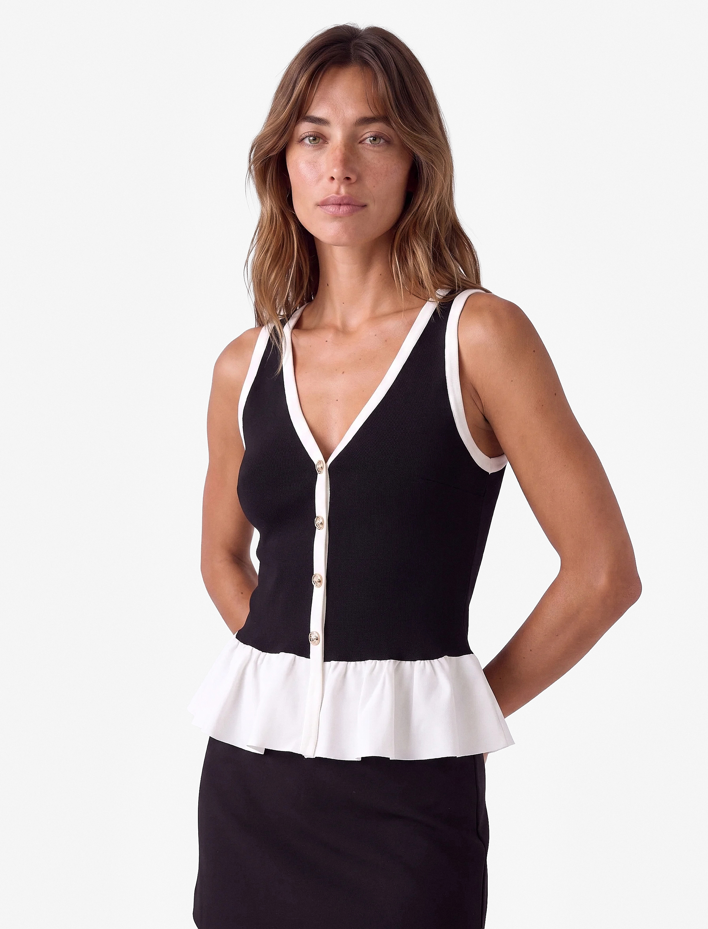   Metal Süslü Düğmeli Krep Scuba Kumaş Volanlı V Yaka Peplum Kolsuz Bluz
