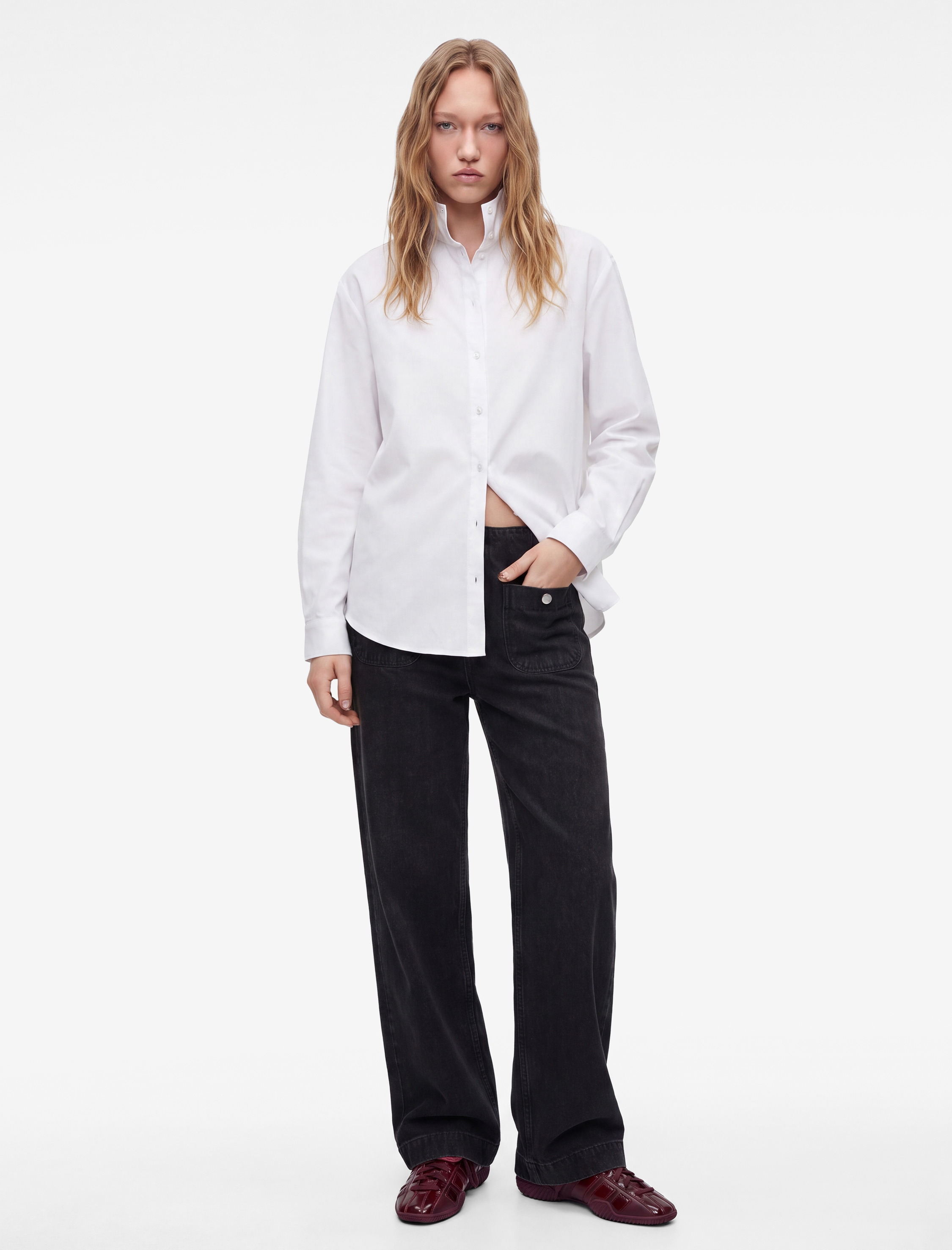   Slim Fit Uzun Kollu Düğmeli Katlanabilir Dik Yaka Gömlek