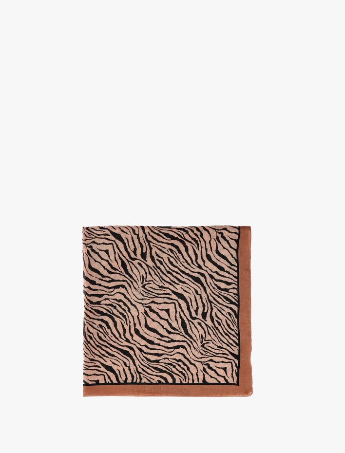 Kadın Zebra Desenli Kare Şal