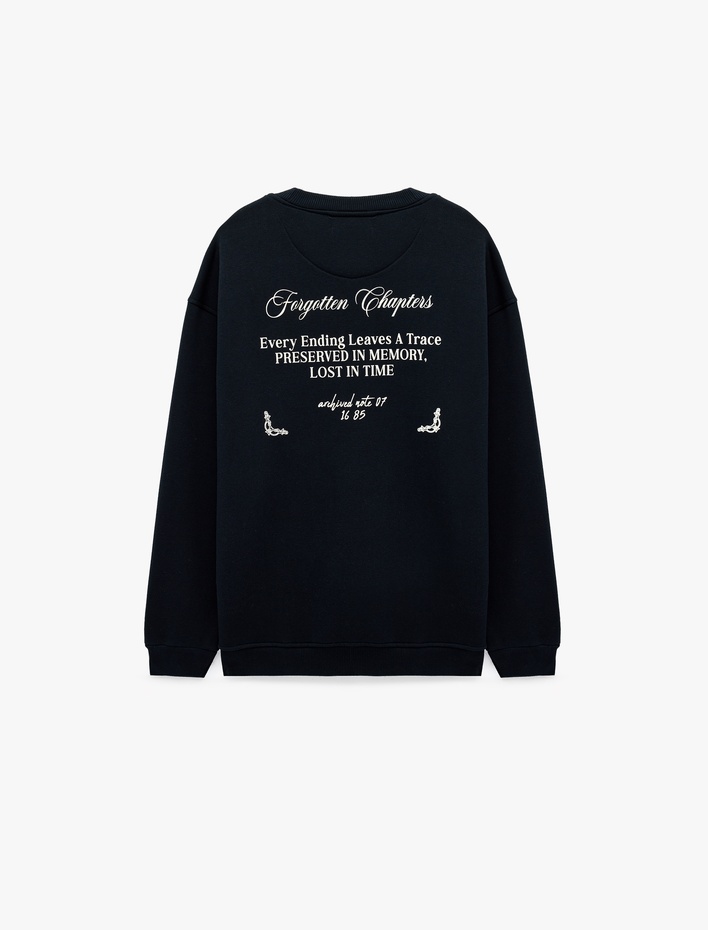  Uzun Kollu Rahat Kalıp Üç İplik Şardonlu Pamuklu Bisiklet Yaka Arkası Baskılı Sweatshirt